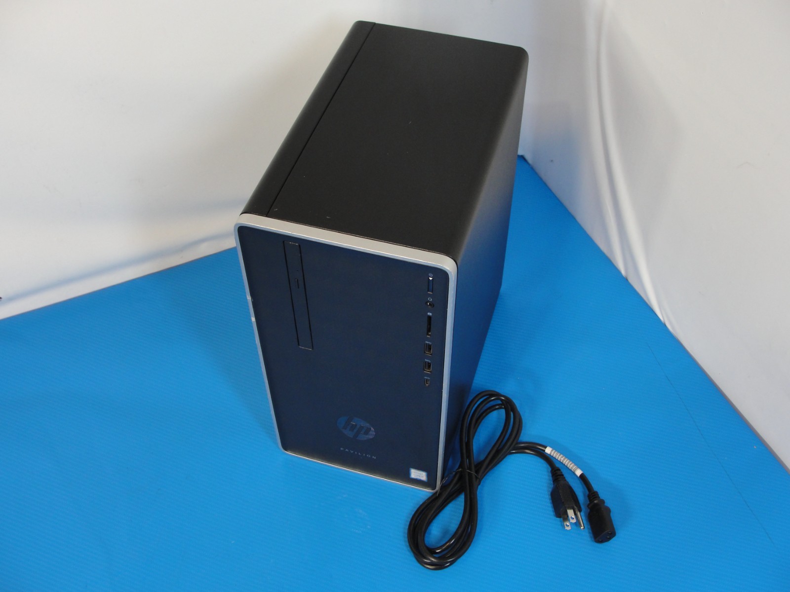 HP Pavilion 590-p0033w Desktop PC i3-8100 4GB RAM 1TB WIFI BT Win 11 Home