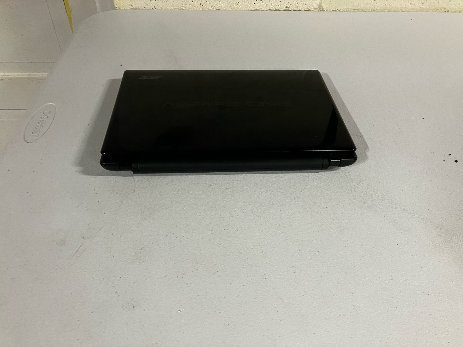 AS-IS Acer Aspire One AO756 11.6″ Laptop (1.4GHz Celeron, 4GB RAM, NO HDD)