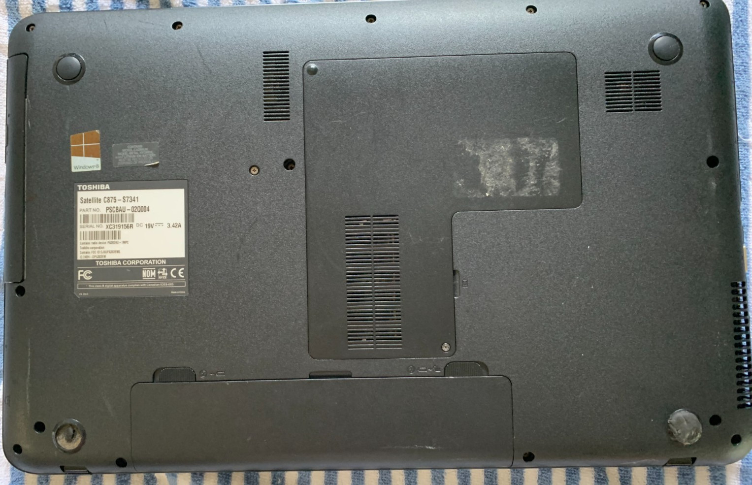 Toshiba Satellite C875-S7341 Intel i3-2328M 2.20Ghz 4GB Ram Chg. Battery. No HDD