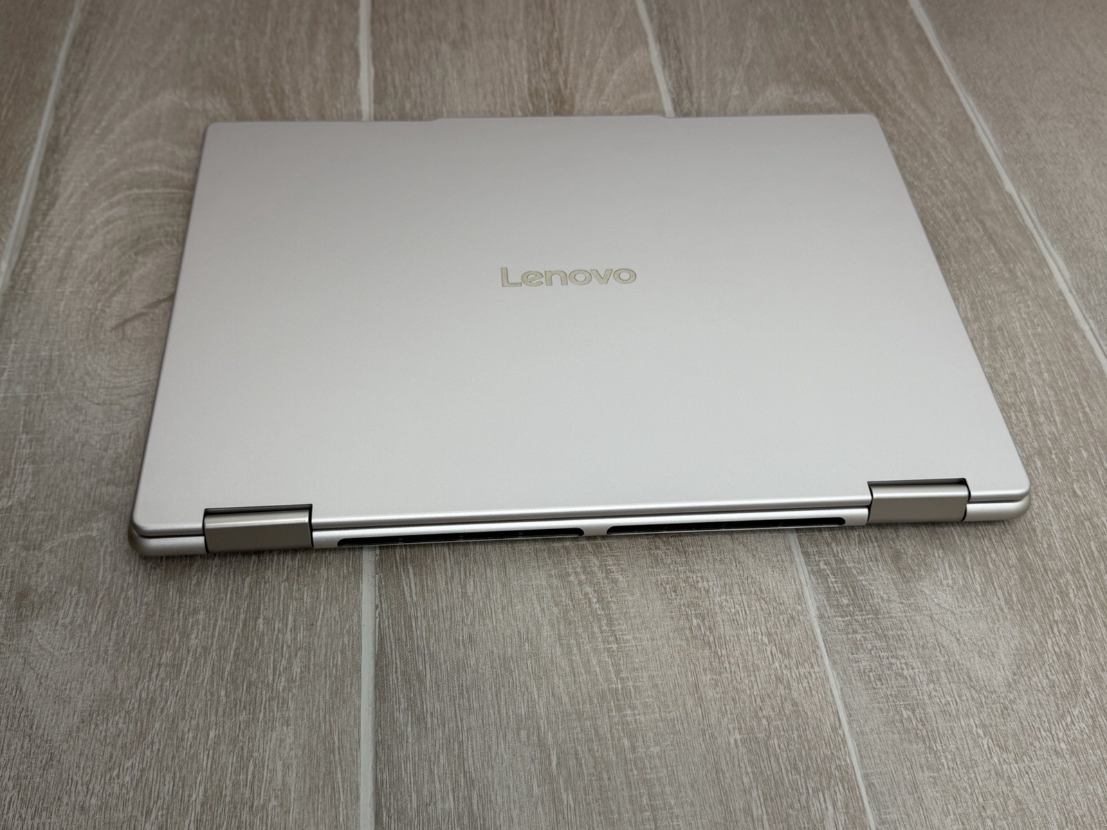 Lenovo Yoga 7 2-in-1 14AKP10 Touch Laptop Ryzen Al 5 340 16GB RAM 512GB NVMe