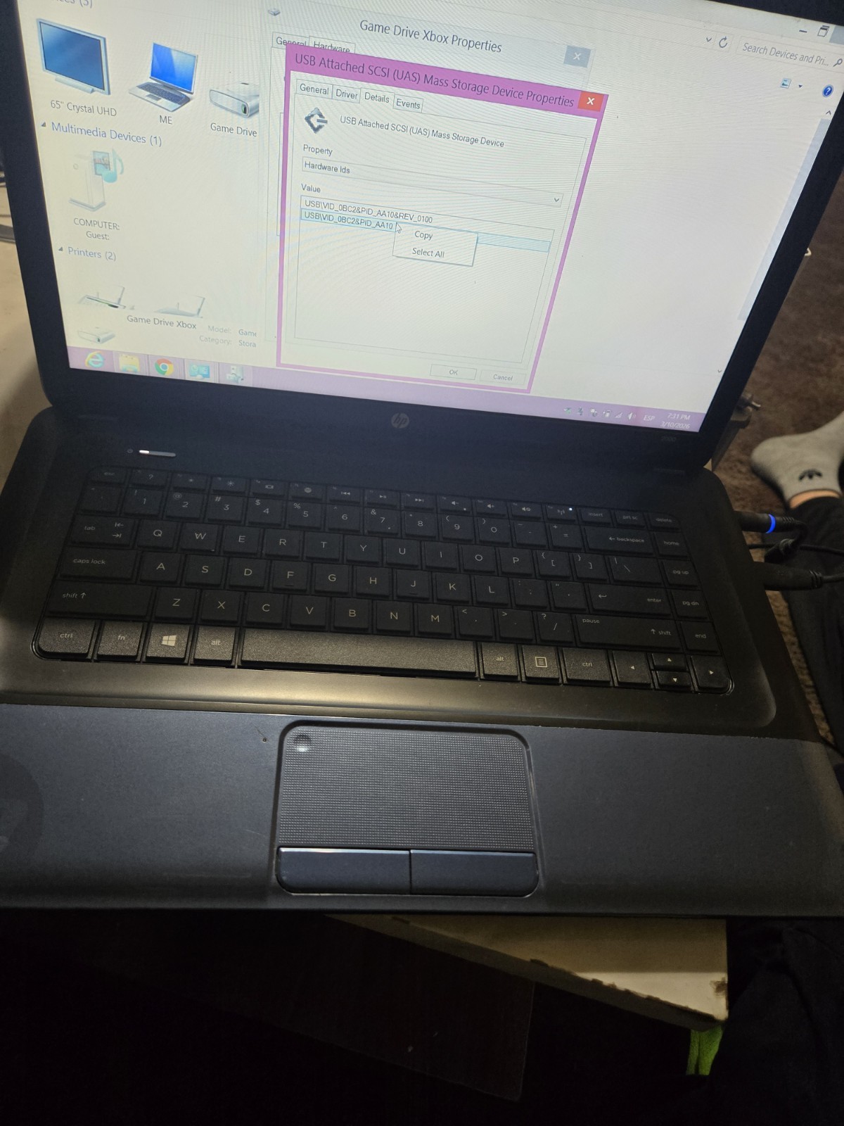 HP 2000 Laptop Windows 8 13.5″ Screen HDD 148 GB 3.60 GB RAM
