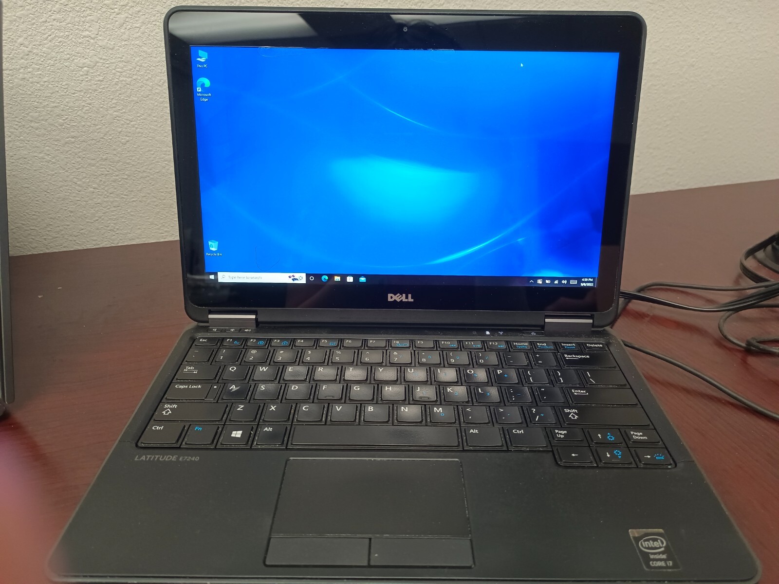 Dell E7240 12.5″ FHD Touch Laptop i7-4600U 2.1GHz 4GB Ram 256GB SSD W10P