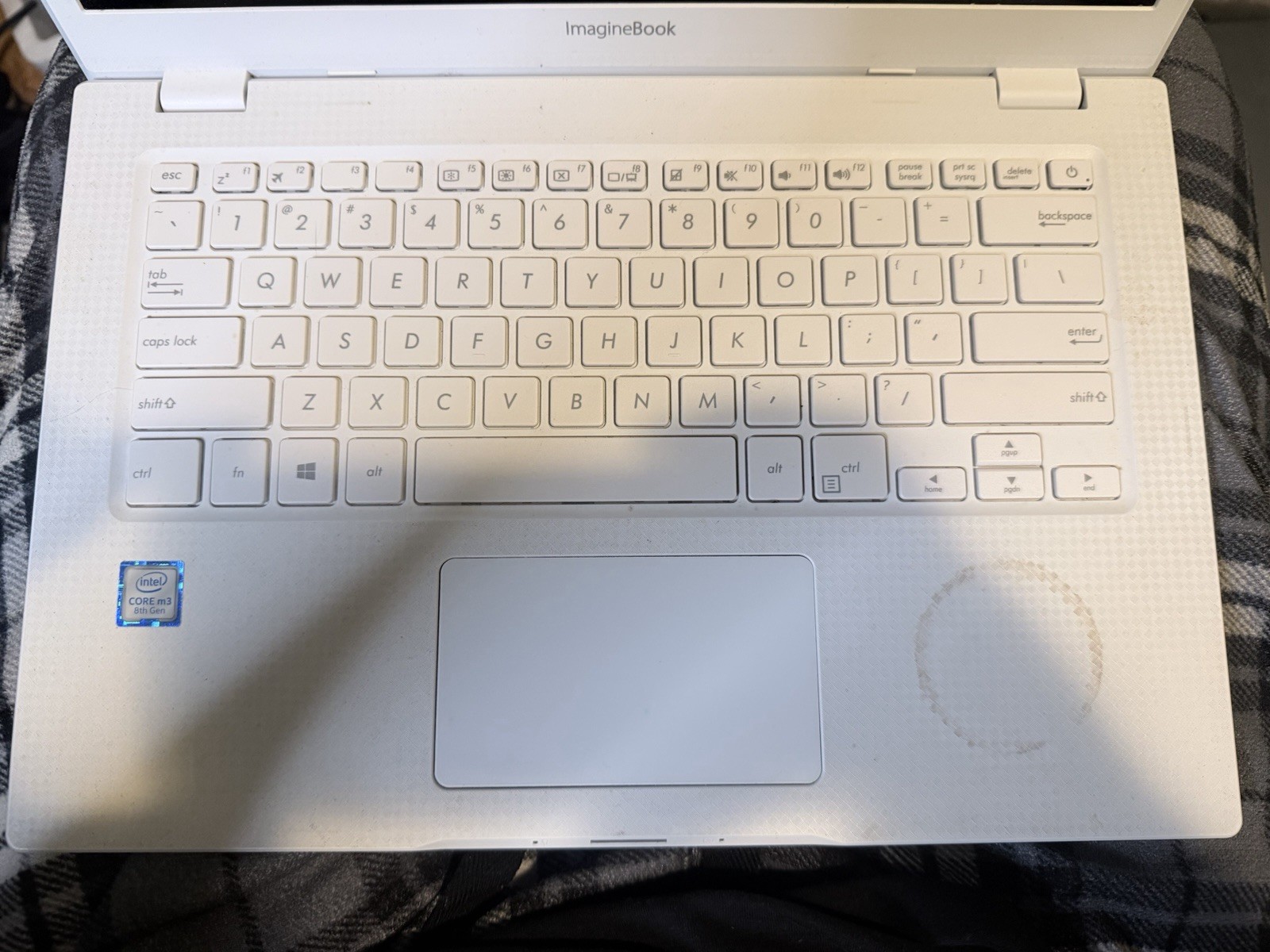 ASUS ImagineBook 14 MJ401TA | m3-8100Y | 4GB RAM | Unknown SSD
