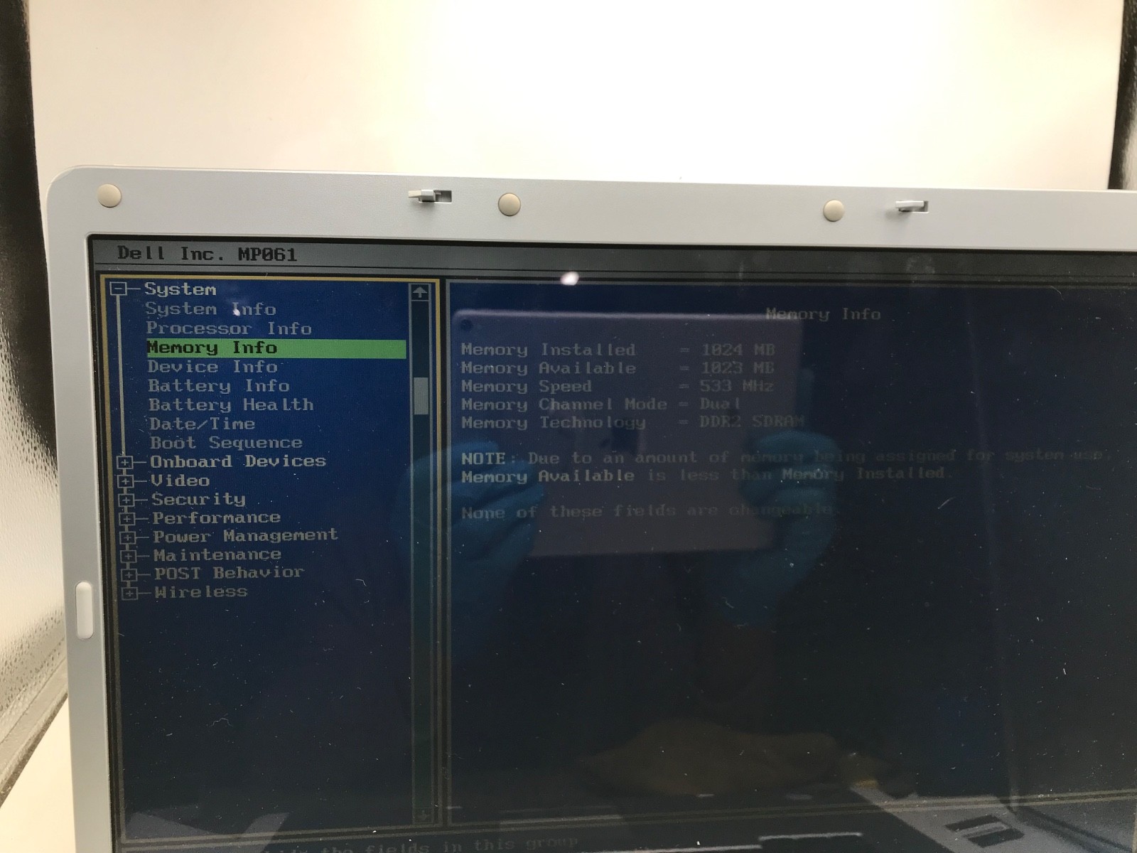 Dell Inspiron 9400 Workstation Intel Core Duo 17″ Laptop-BROKEN RAM CLIP- MZ