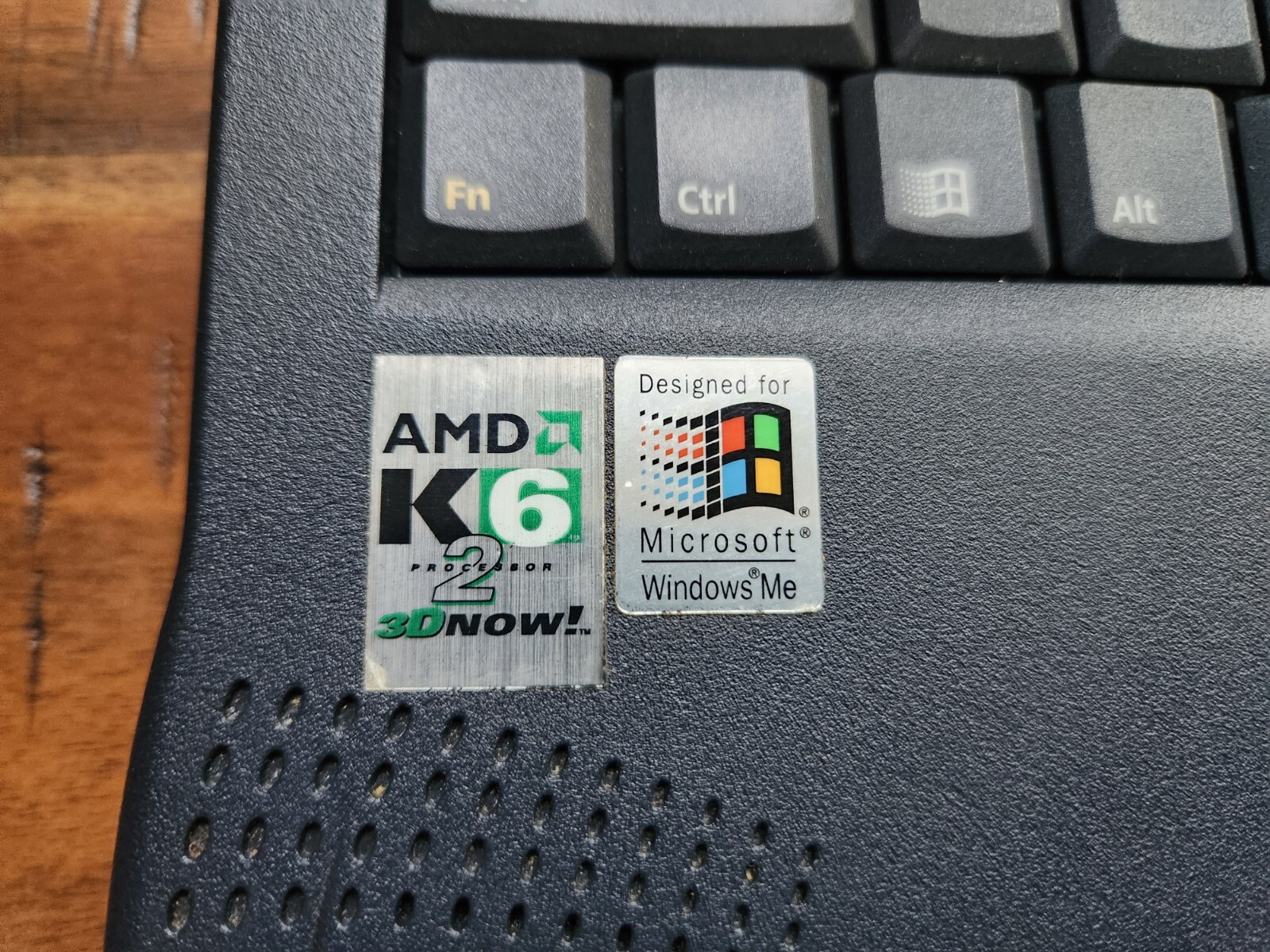 HP Pavilion N3410 12.1” (AMD-K6®-2 @ 551MHz ,256MB RAM , 6.04GB HDD) Win XP Pro