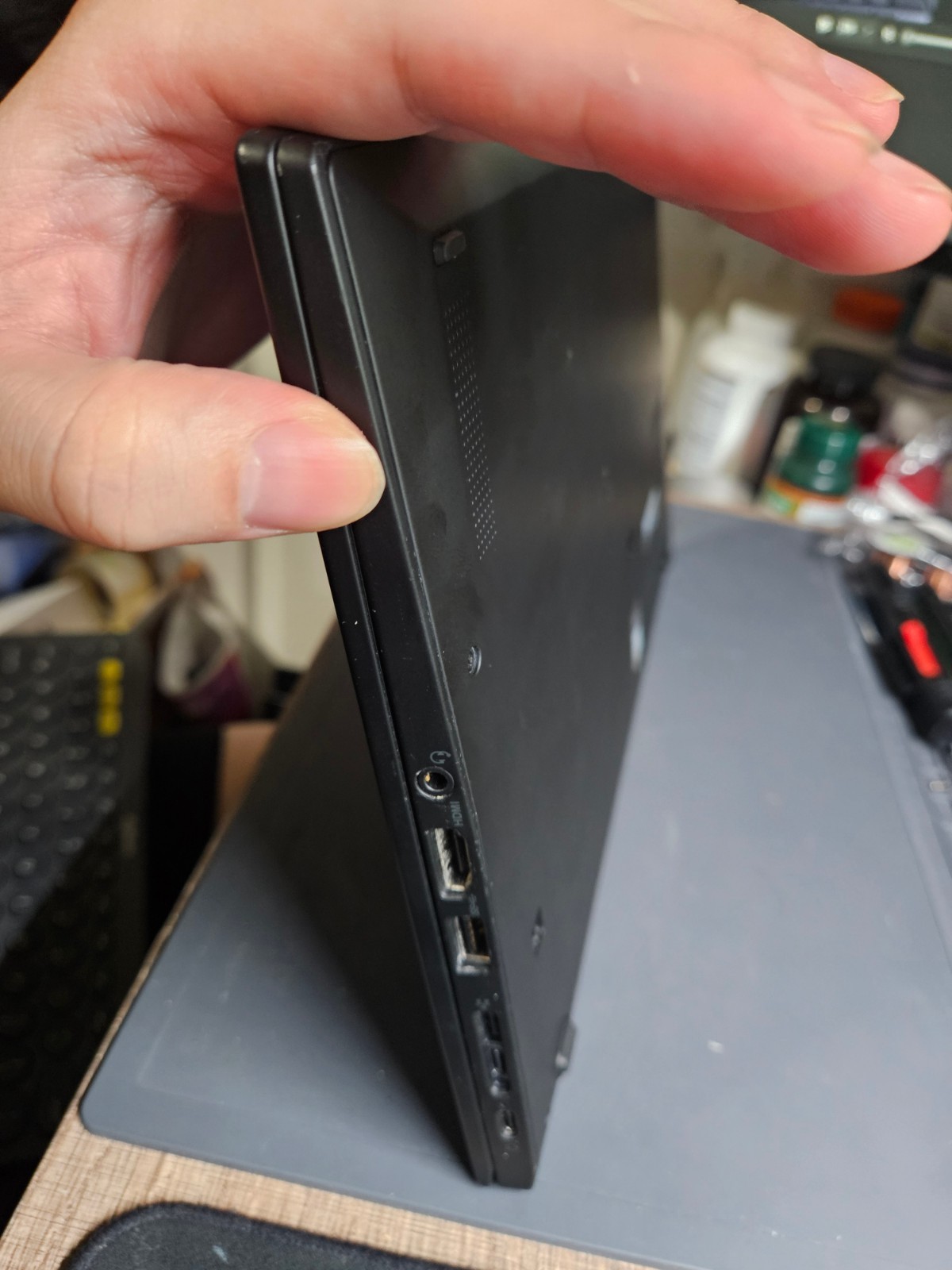 Lenovo ThinkPad X1 Carbon 7th Gen 14″ FHD I7-10710U 256GB 16GB W10
