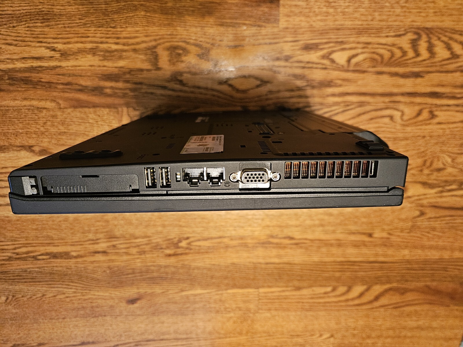 ThinkPad T400 4 GB/250 GB HDD/14″ 1280×800/ Windows XP. Ready to Use