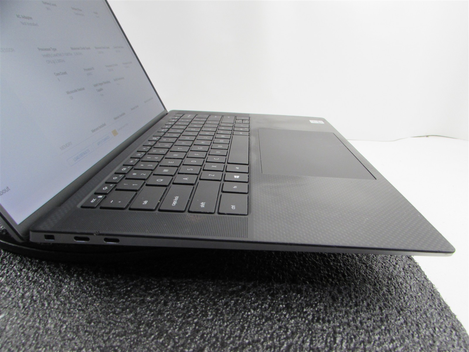 DELL PRECISION 5550 1920X1200 FHD CORE I7-10875H 512GB SSD 64GB RAM T2000 NO O.S