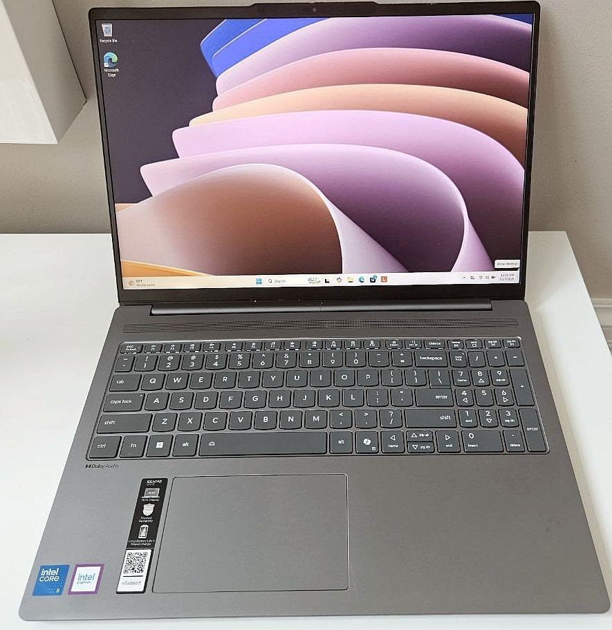 Slim 5 16IRH10R 16-inch Ultra 5 210H 16Gb RAM 512Gb NVME Win 11 Pro Warranty
