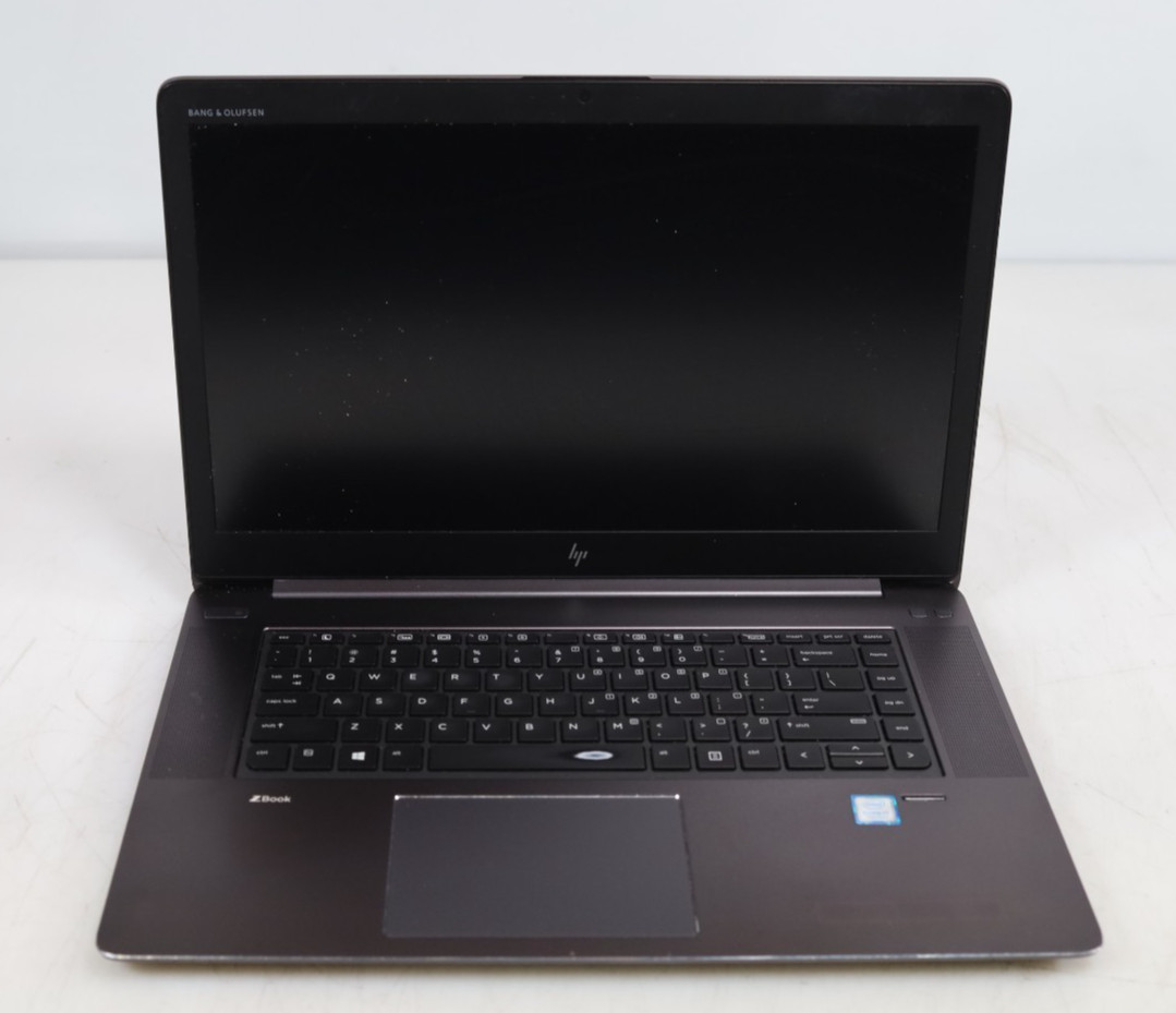 HP ZBook Studio G4 15.6″ Intel i7-7700HQ 8GB DDR4 256GB SSD No COA OS