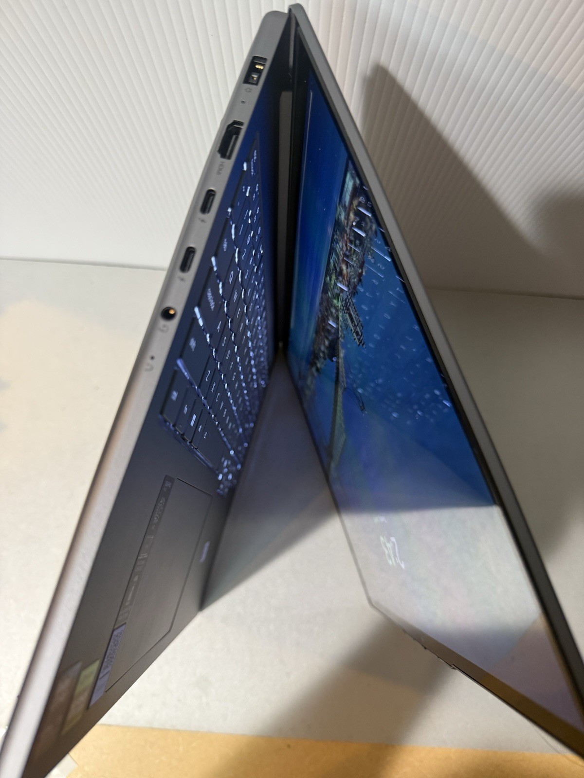 Lenovo IdeaPad Pro 5 16″ Touch Intel Ultra 9 285H 32GB 1TB SSD RTX5050 W11h