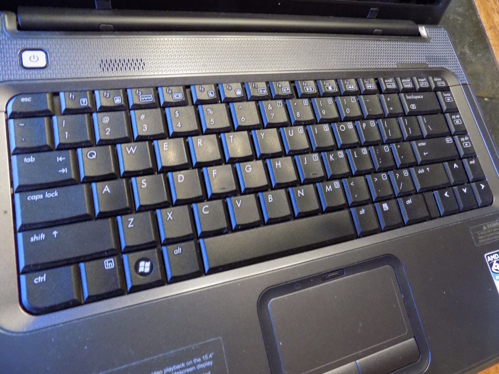 Compaq Notebook PC Presario F700 AMD 64 Athlon X2 – Parts or Repair Only