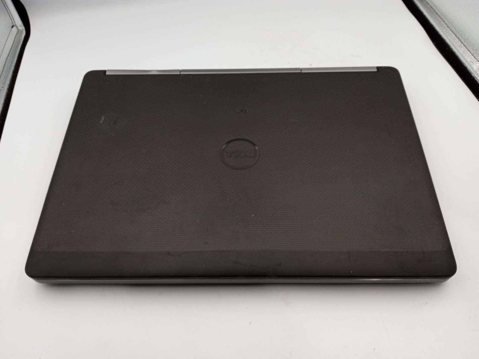 Dell Precision 7510 15″ Intel i5-6300HQ 4GB RAM 512GB SSD Linux Mint M1000M -RR