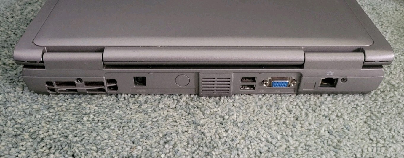 Dell Inspiron 1150 15.4″ Intel Pentium 4 2.66GHz 512MB RAM 30GB HDD Win XP