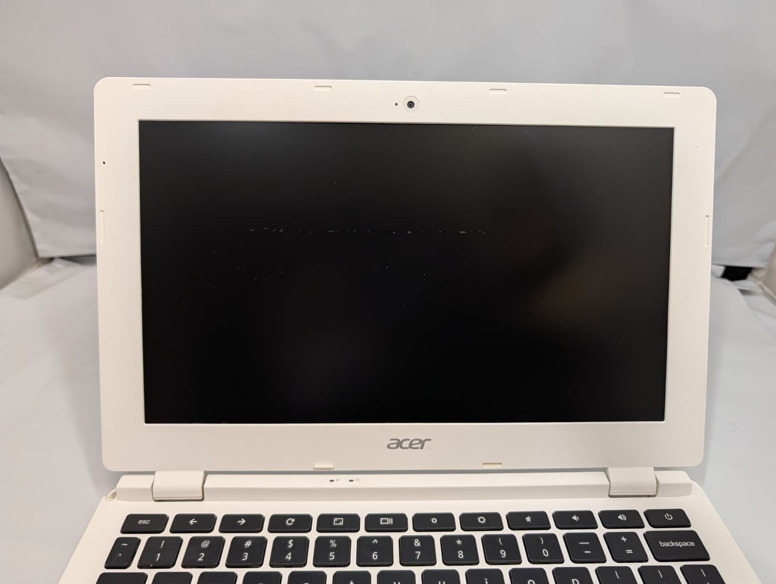 Acer Chromebook 11 CB3-111-C8UB Intel Celeron N2840 4GB RAM 16GB SSD NO CHARGER