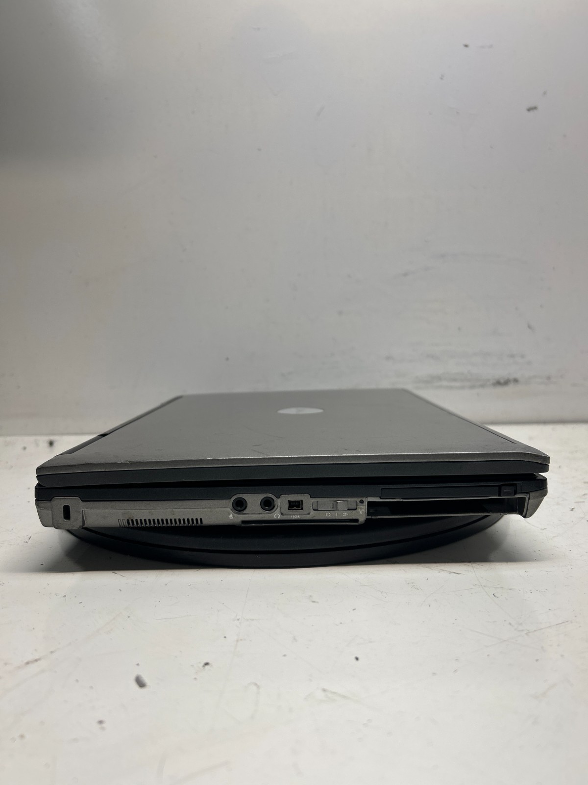 Dell Latitude D630 Intel Core 2 Duo 2.0 GHz 3GB 500 GB WINDOWS XP – NO BAT
