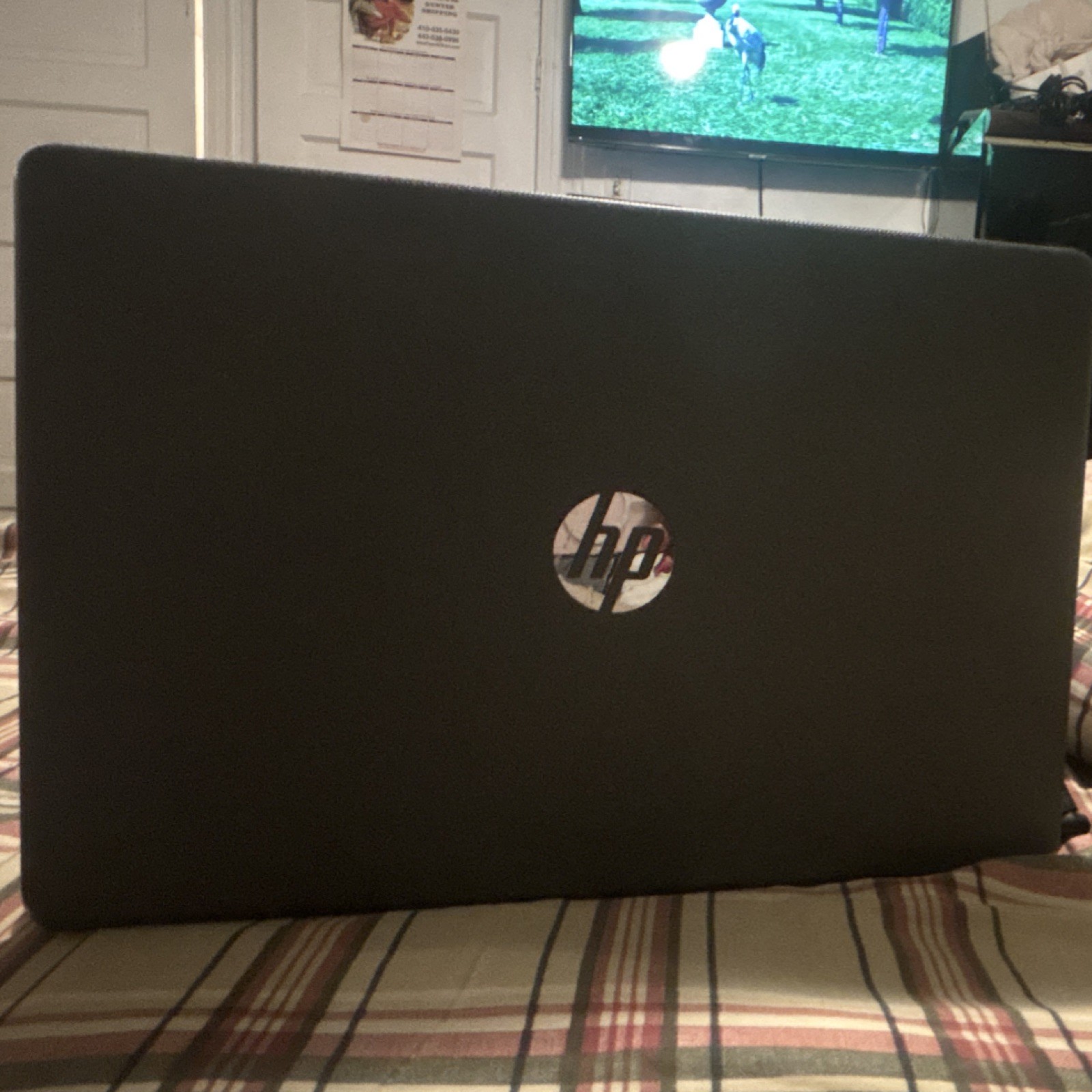 HP Laptop 15-bs0xx Intel Core i3-6006U 8GB RAM 932GB HDD 15.6″ Windows 10 Black