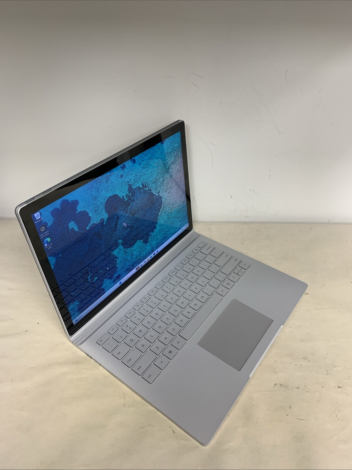 Microsoft Surface Book 2 i7-8650U 8GB RAM 256GB SSD Win11 Pro | GTX 1050
