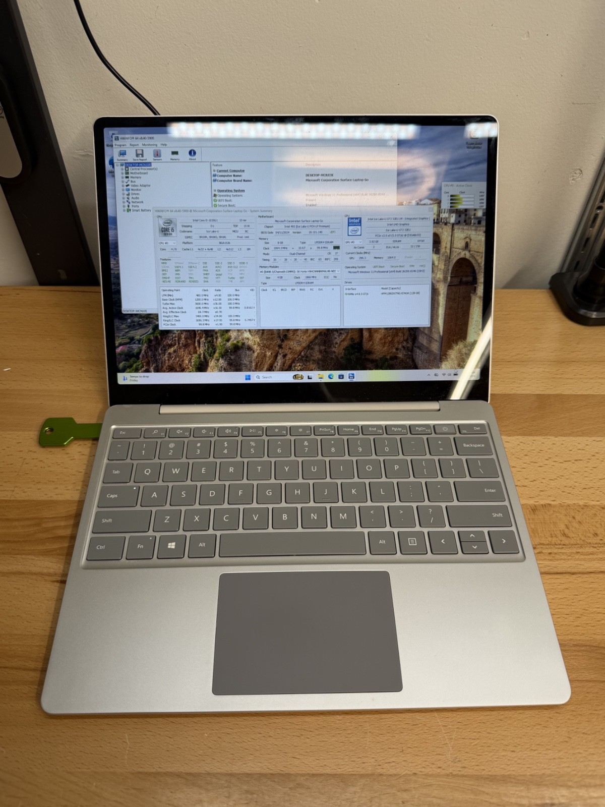 Microsoft Surface Laptop Go 1st Gen 1943 12.4″ i5-1035G1 1.0GHz 8GB RAM 128GB