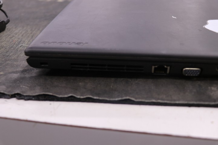 Lenovo ThinkPad E555 SL10H42791 15.6in AMD A6-7000 8GB RAM Parts Only