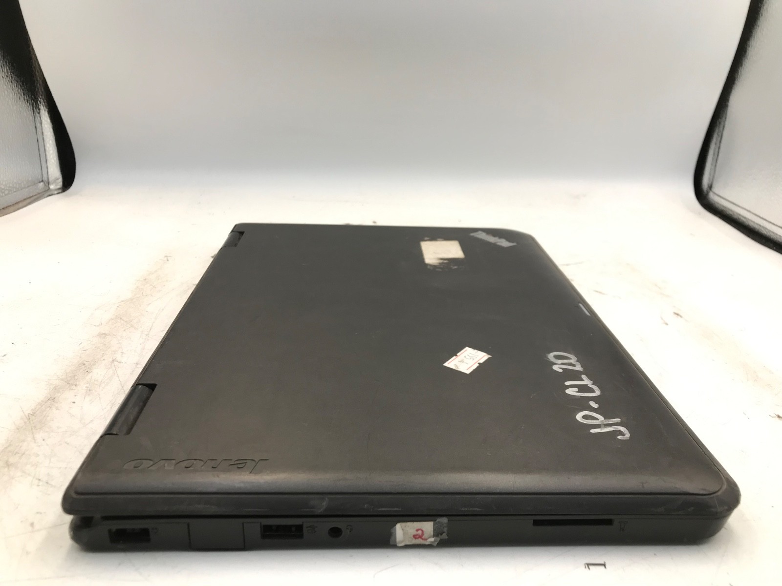 Lenovo ThinkPad ChromeBook Intel Celeron 11″ NO HDD -BOOTS/MISSING BEZEL -MZ