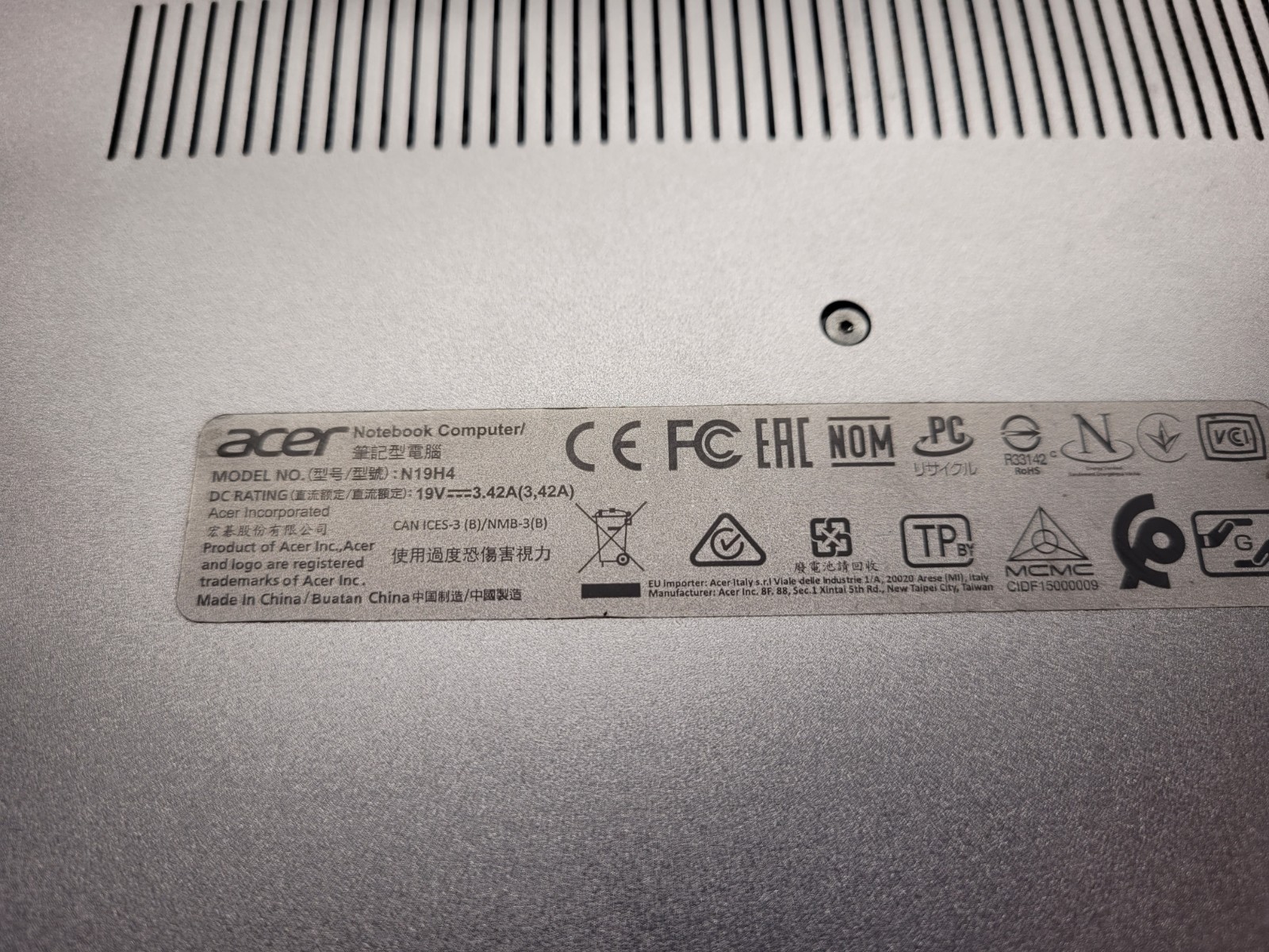 Acer Swift 3 SF314-57 14″ Laptop Intel i5 10th, 8GB RAM WONT BOOT AS IS DAMAGED