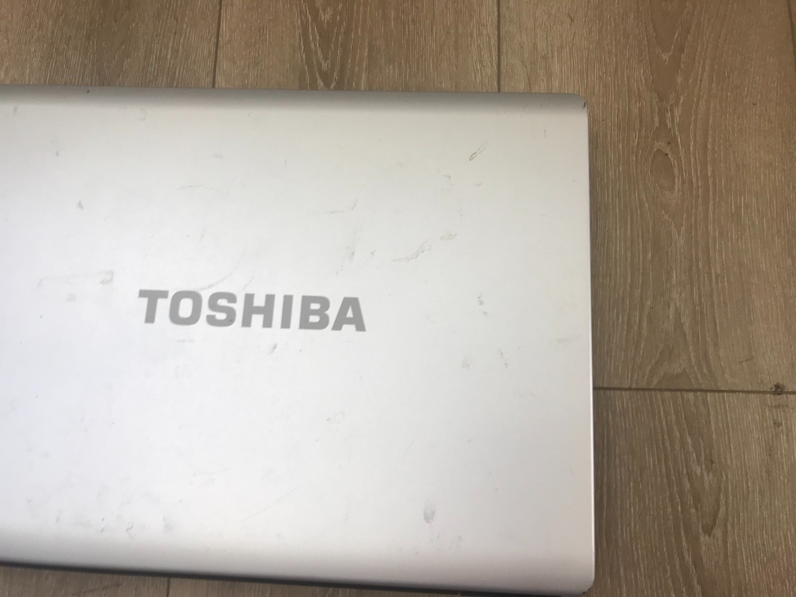 Toshiba Satellite L300D AMD Athlon 64×2 Dual-Core TK-57 1.90GHz 4GB RAM 160GB