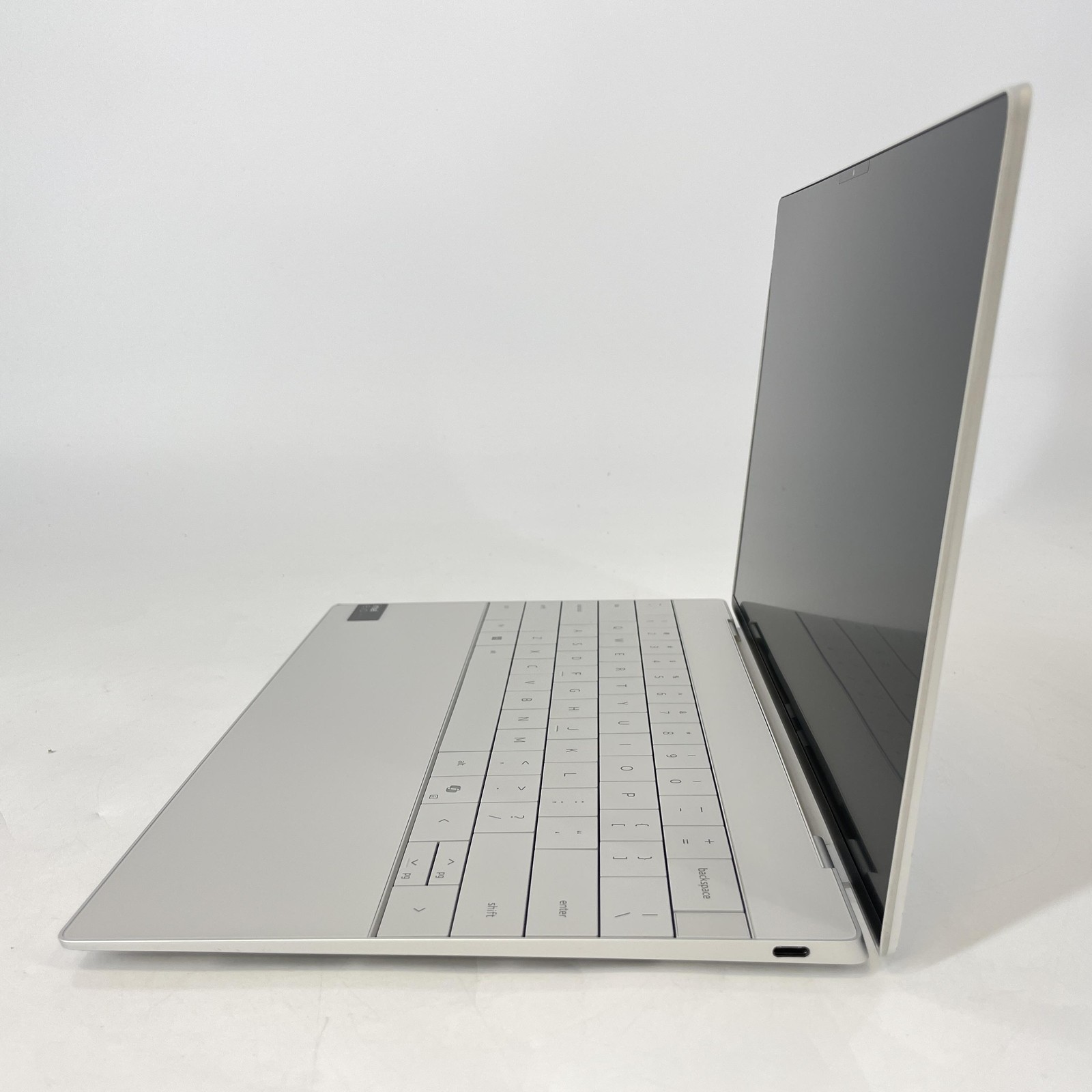 Dell XPS 13 9340 Gray FHD 1.4 GHz Ultra 7 155H 32GB RAM 1TB SSD Very Good