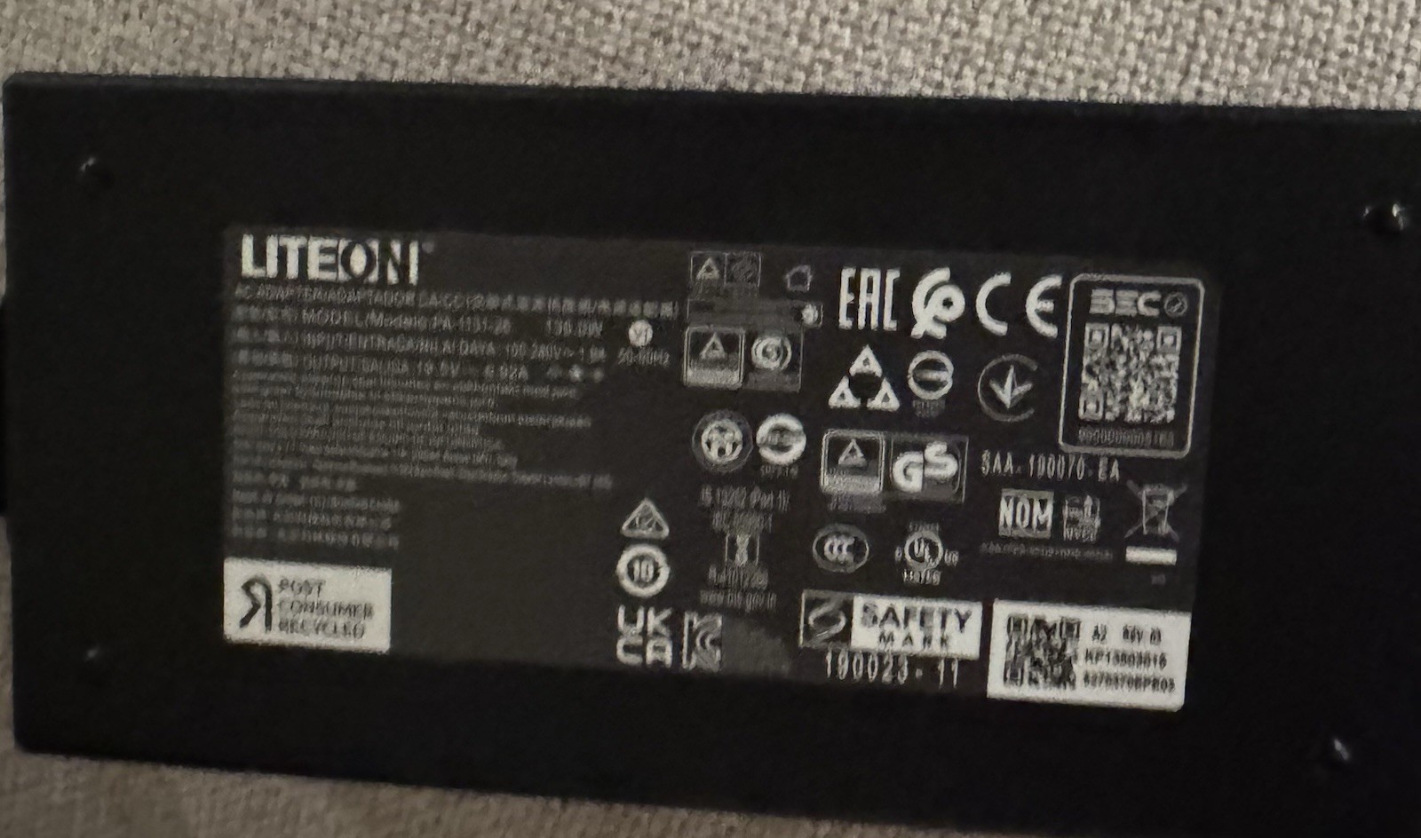 Acer Nitro V16 RTX 5060 Core 7 240H 32GB DDR5 512GB SSD 180Hz Gaming