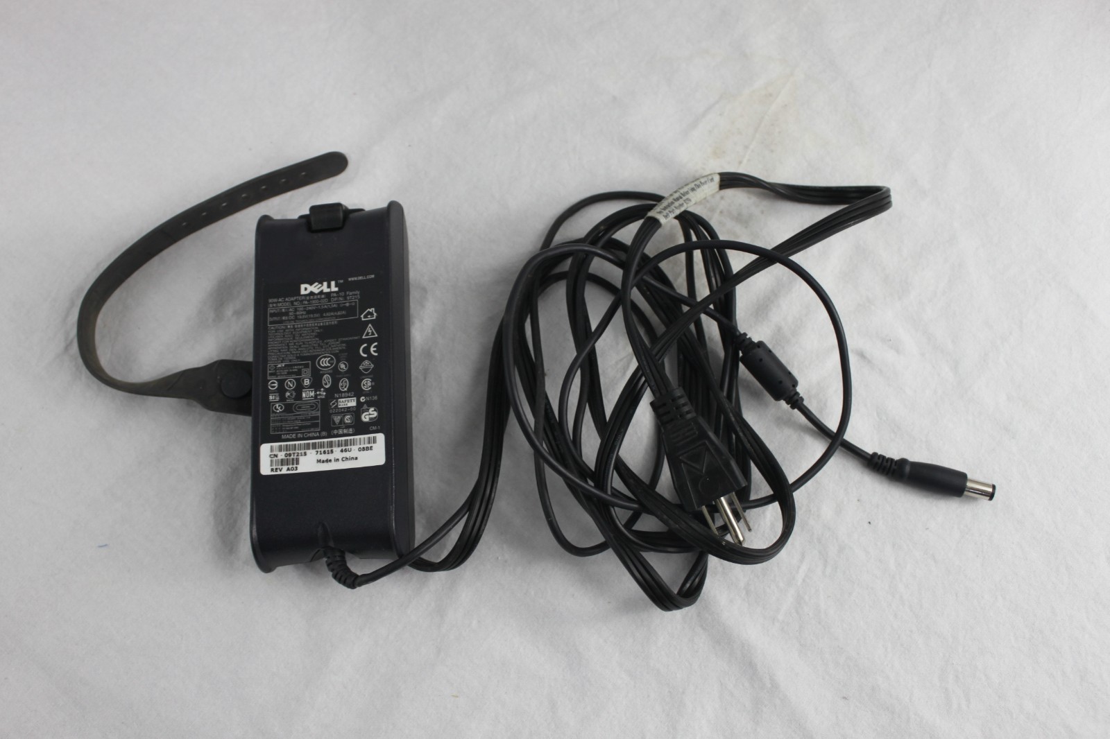 Dell Latitude D600 Laptop + Docking Station + Extra 60GB HDD – Tested Working