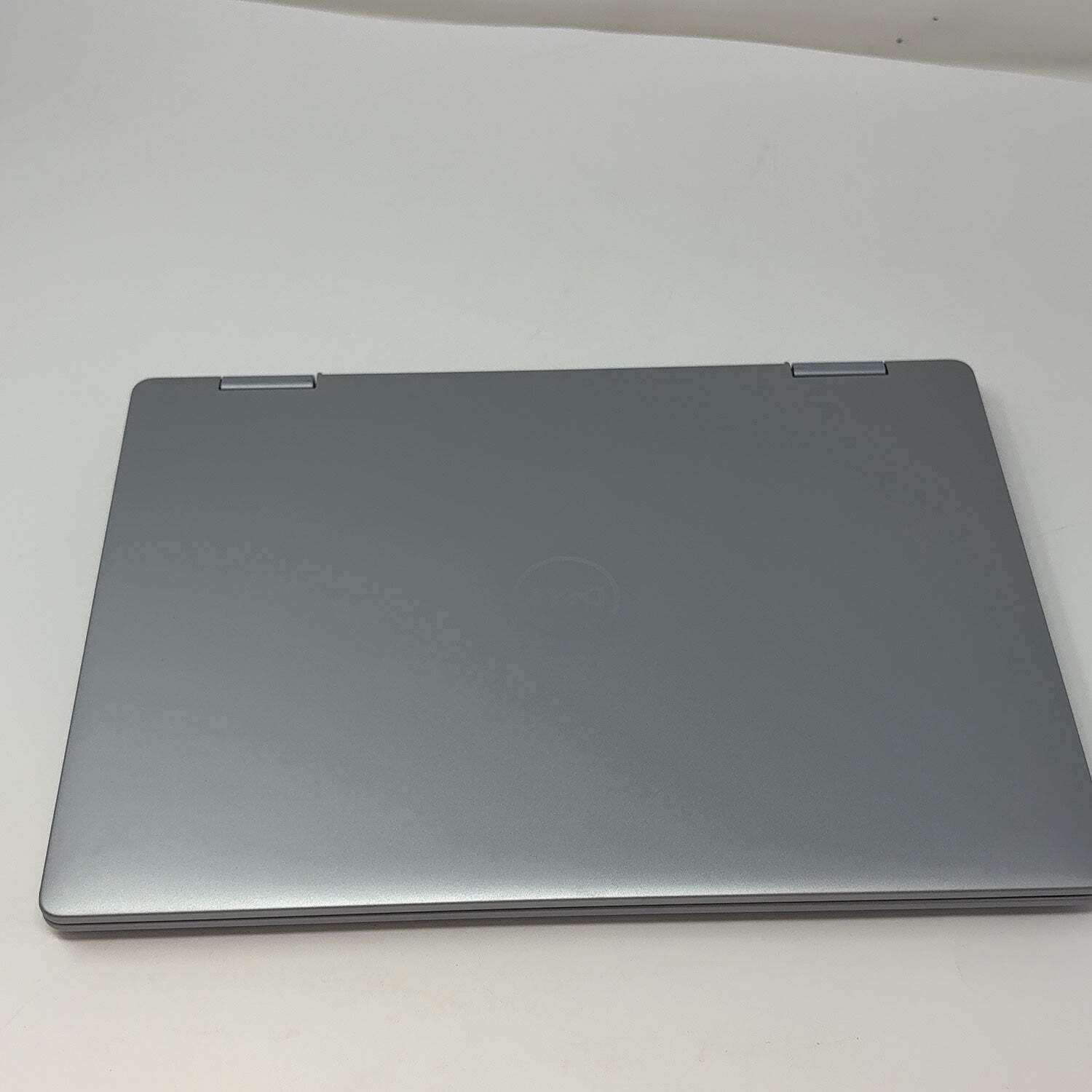 Dell Inspiron 7440 2-IN-1 14″ Core 7 150U 1.8GHz 16GB RAM 1TB SSD