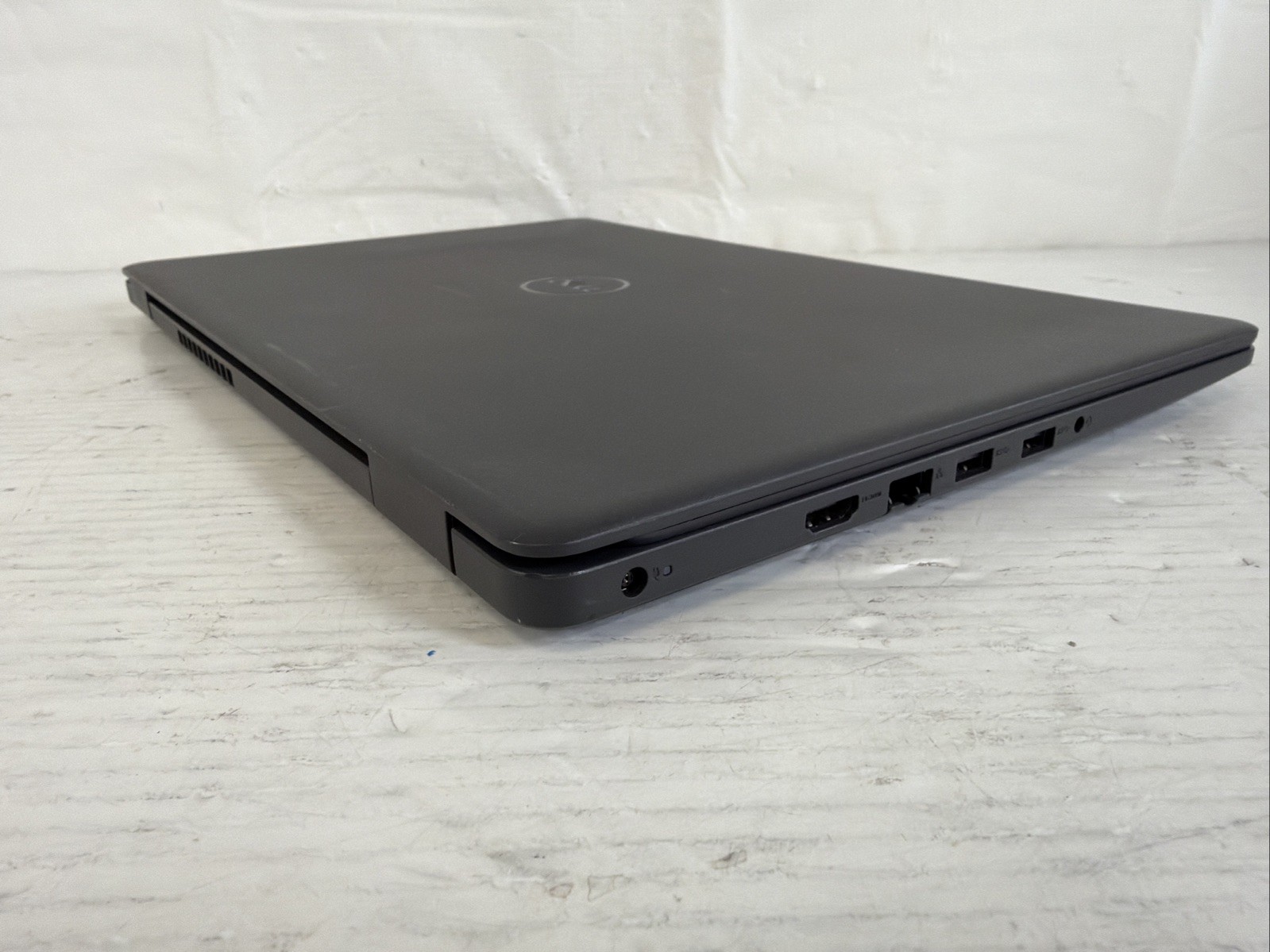 Dell Inspiron 15 3000 15.6 Intel Celeron N4020 /4GBRAM/Bad Screen/Good Battery