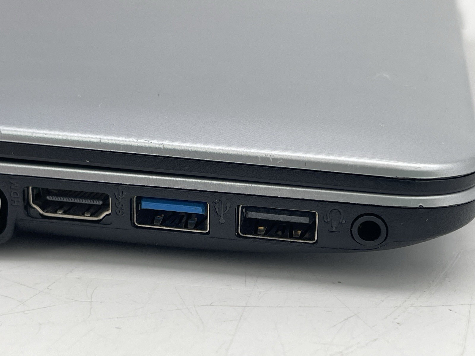 ASUS X540L 15.6″ Notebook PC w/ i3-5020U 2.2GHz CPU 4GB RAM 1TB HDD Windows 10