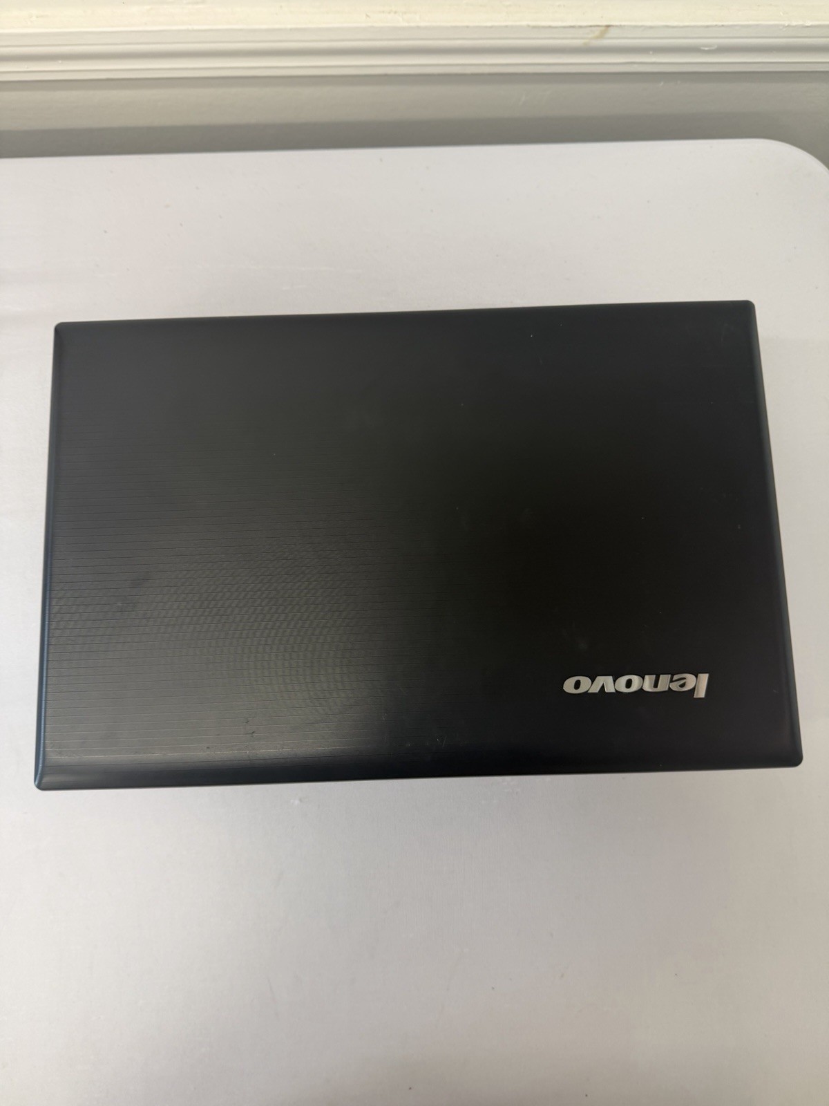 Lenovo Ideapad N585 Laptop – Good Screen – AMD E1-1200 – Read Des