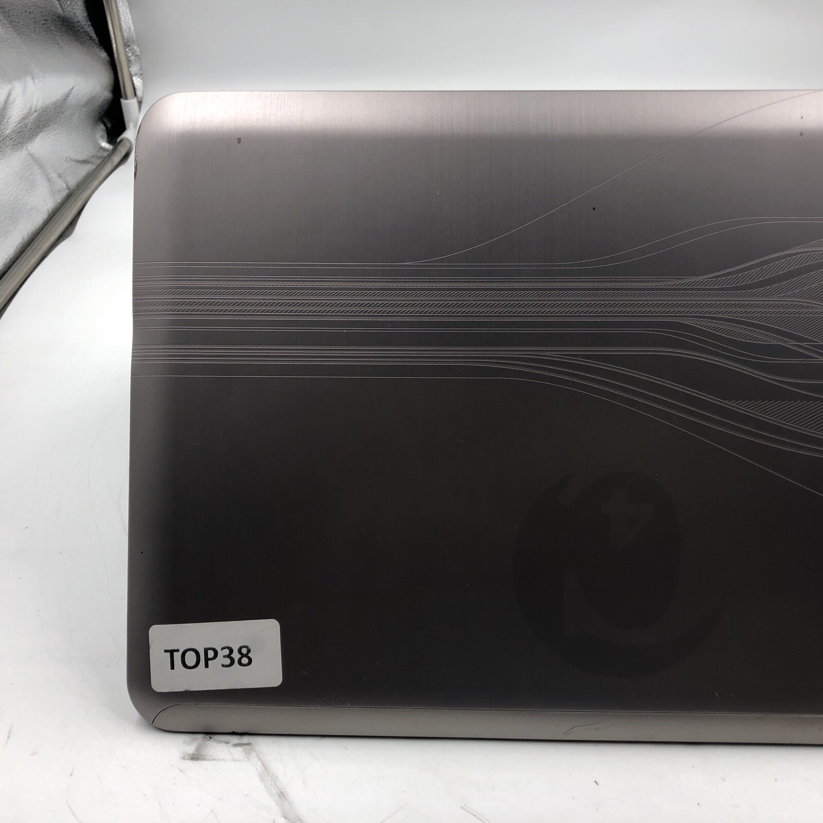 HP Pavilion DV6 Laptop i3-M350 2.27GHz 4GB RAM NO HDD/OS/Caddy Missing Screws