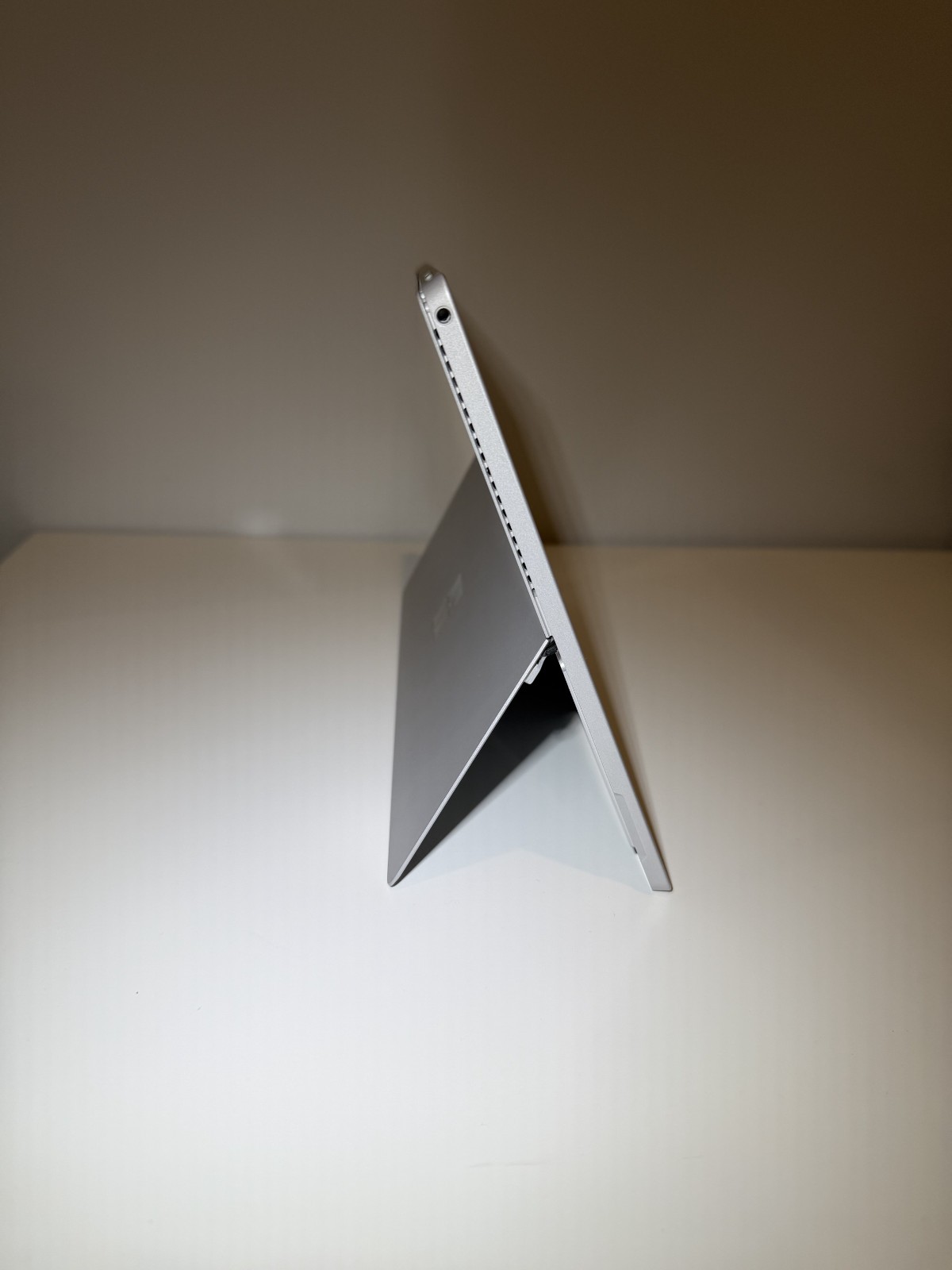 Microsoft Surface Pro 4 – i7 – 16GB RAM – 256GB + Dock + Ethernet Adapter Bundle