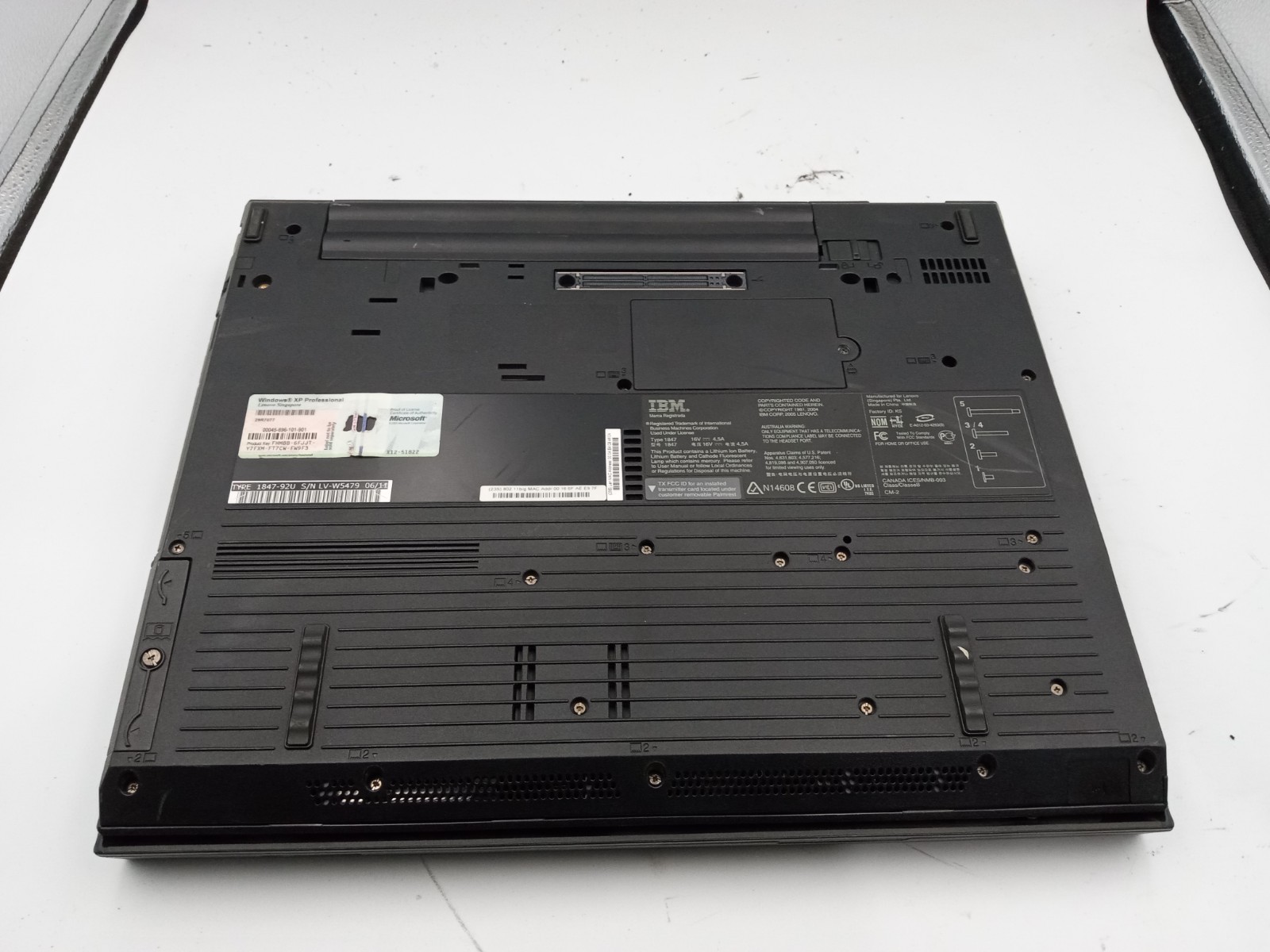 Lenovo IBM ThinkPad R52 15″ Laptop Intel Pentium CPU – POWERS ON – FAN ERROR -RR