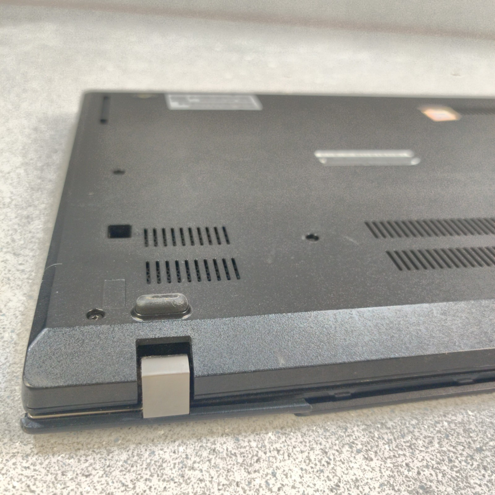FOR PARTS Lenovo ThinkPad L480 Core i5-8350U 1.7GHz 8GB RAM NO SSD/OS/AC Read***