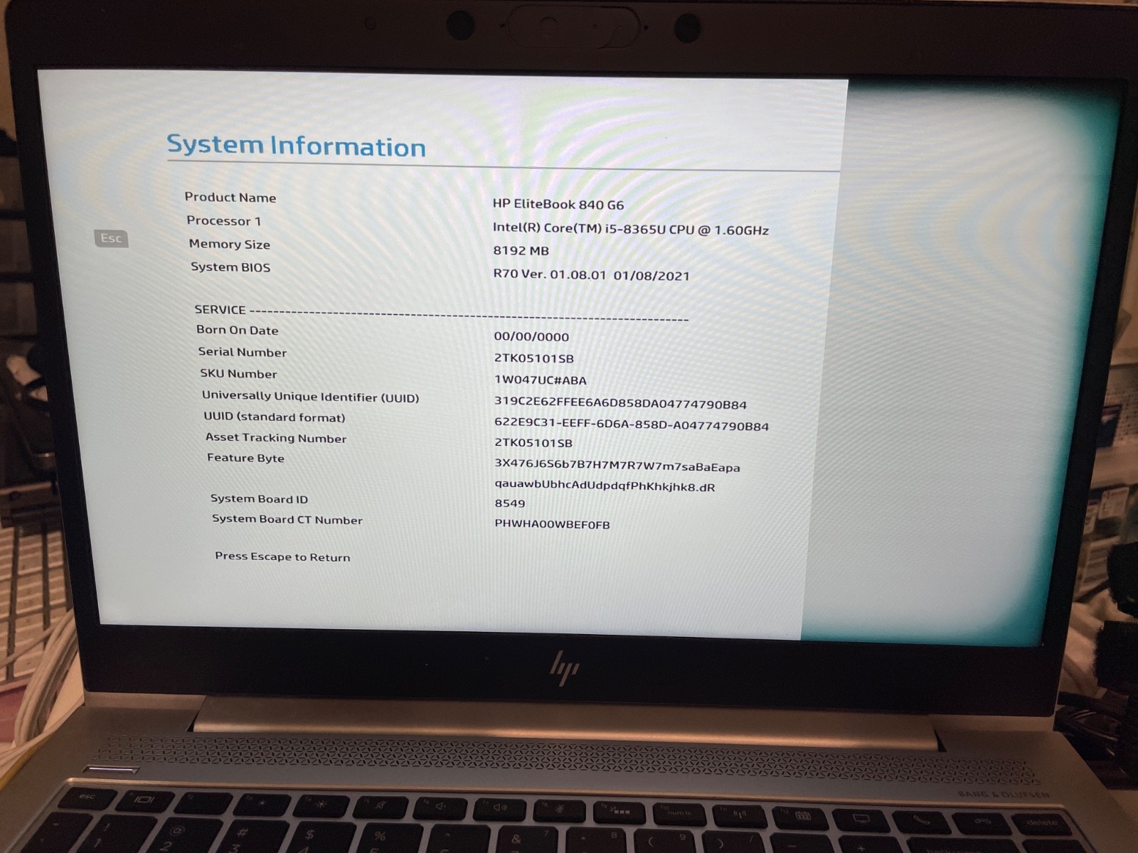 HP EliteBook 840 G6 14″ i5-8265. Missing parts and bad screen.