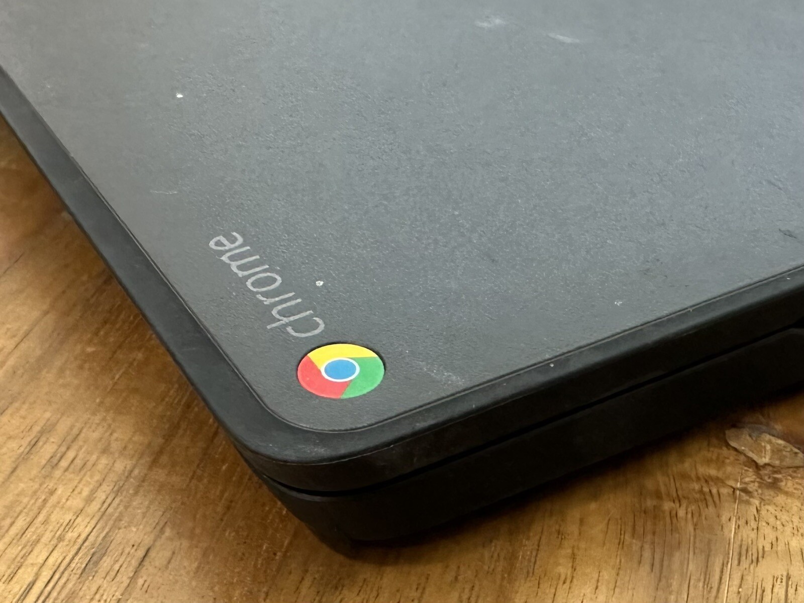 Dell Chromebook 11 P22T Laptop Black 11.6″ Display (For Parts or Repair)