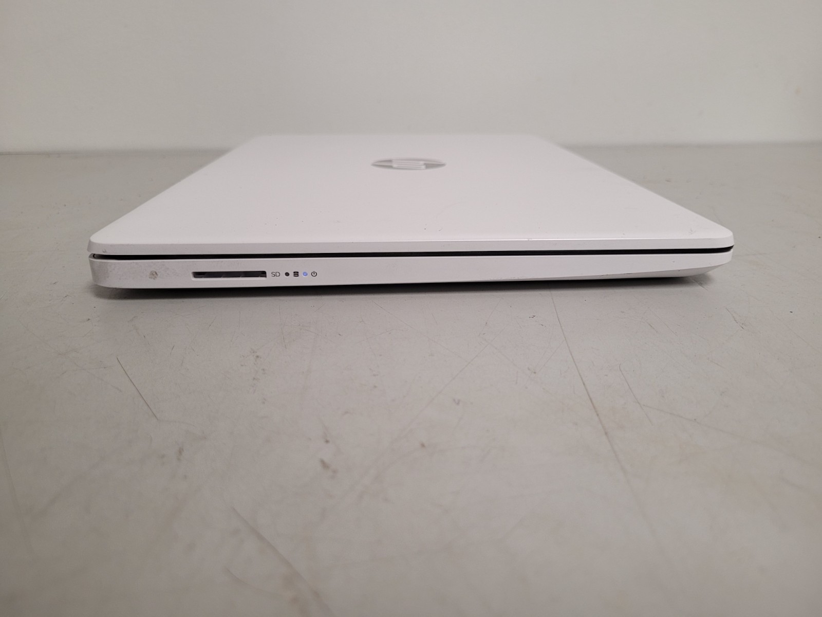 Hp laptop 14-dq0052dx celeron N4120 1.1ghz 4gb ram 62gb eMMc charger 5CD4208H4Z