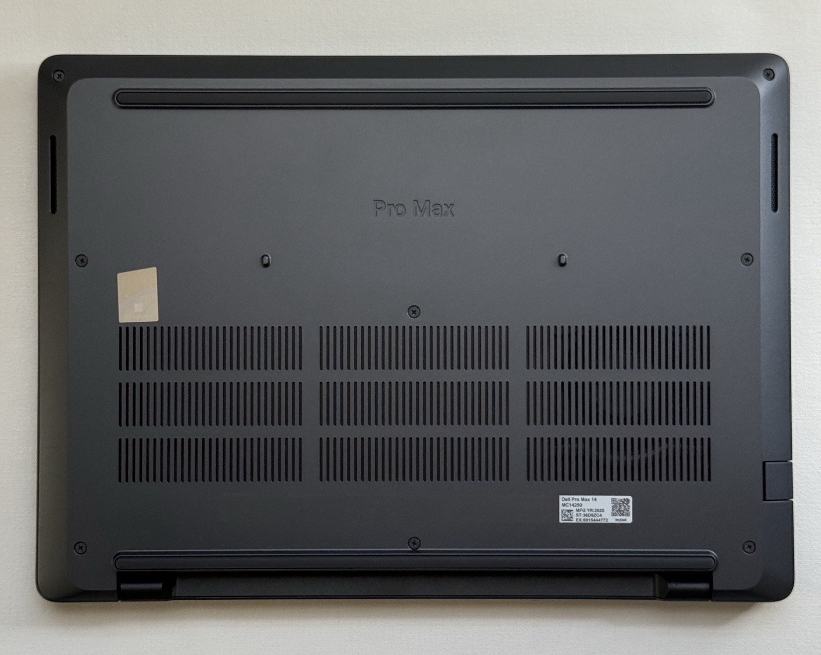 Dell Pro Max 14 MC14250 FHD+ Ultra 7 265H 32GB 2TB SSD RTX PRO 500