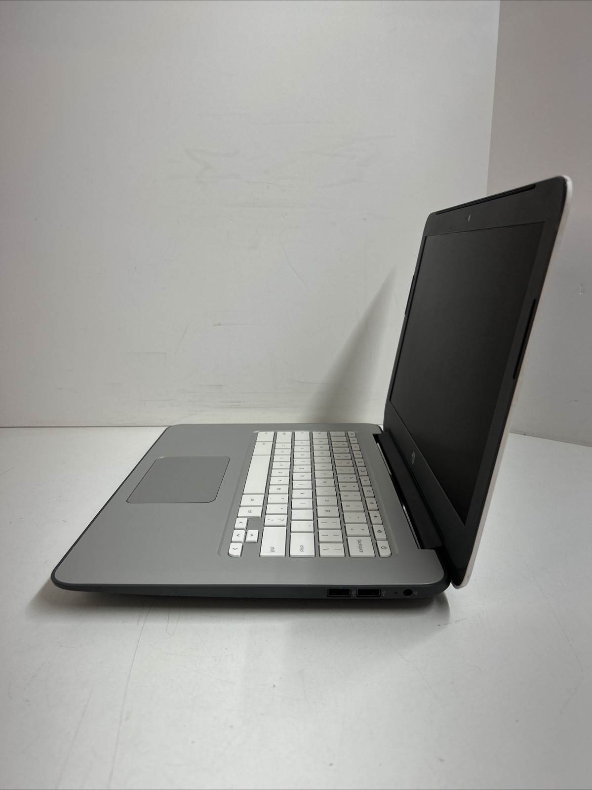 HP Chromebook 14 14-x013dx Intel Celeron 2955u 4GB RAM 16GB eMMC Chrome OS