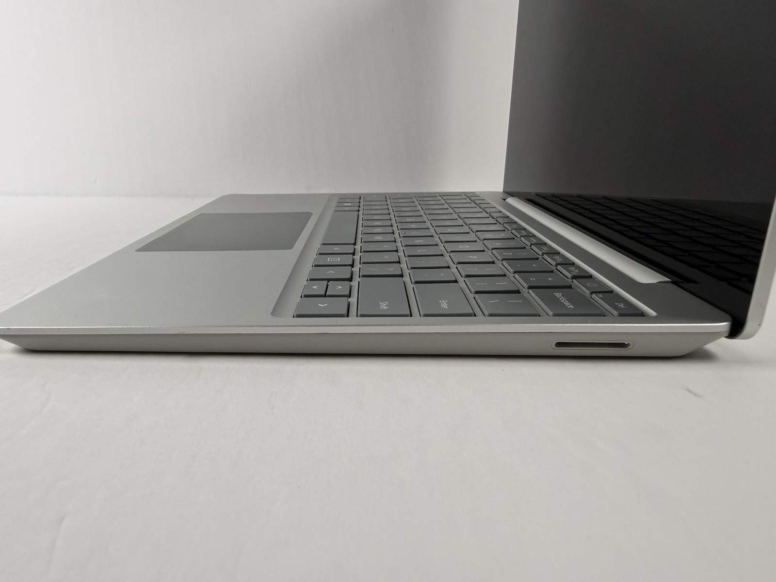Microsoft Surface Laptop Go 2 2013 12.4″ i5-1135G7 256GB SSD 16GB RAM Win 11 Pro