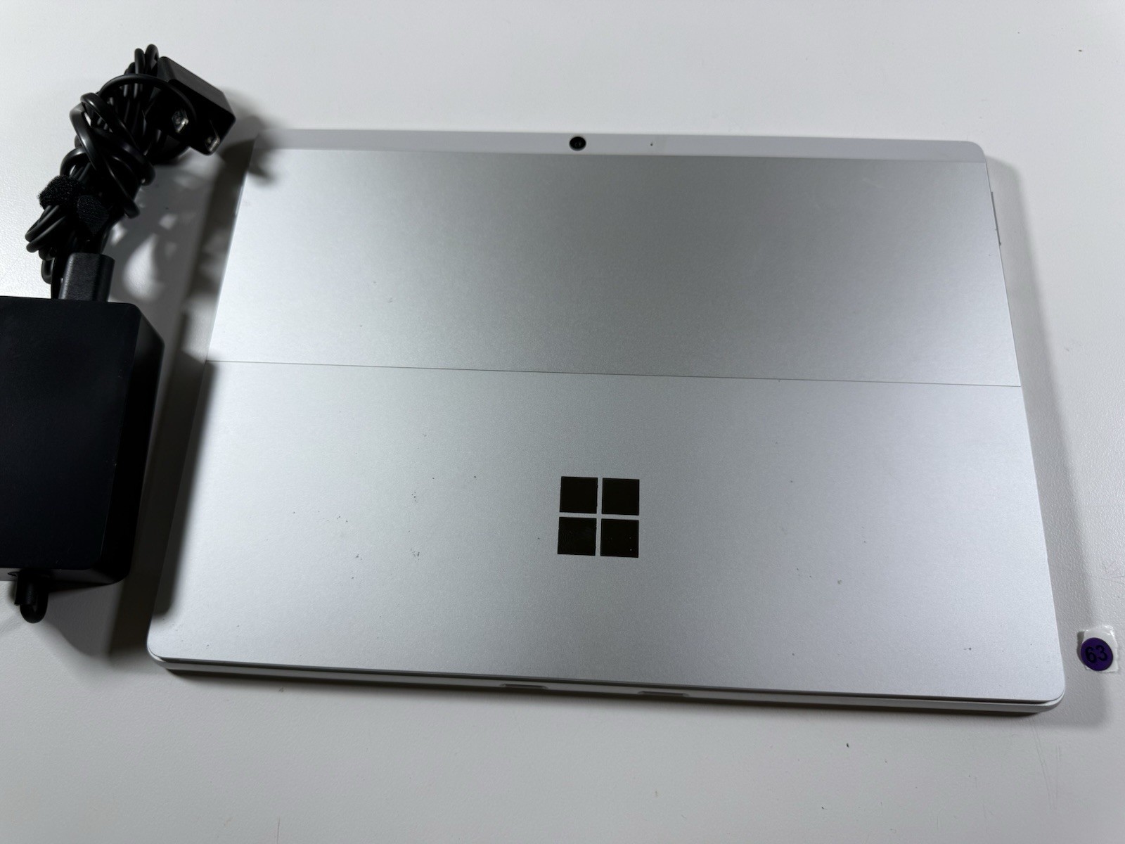 Microsoft Surface Pro 8 (1982) i5-1145G7 – 16GB RAM – 256GB 120Hz – Win 11 Pro