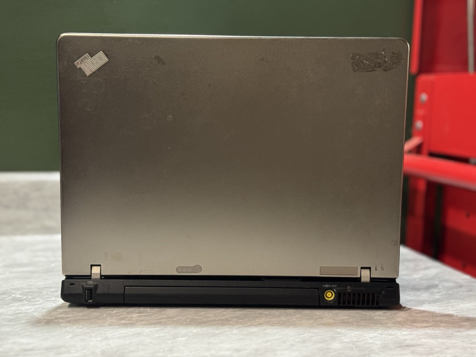 Lenovo ThinkPad Z61M Intel Core Duo T2400 1.83GHz 2gb RAM 200gb HDD Windows XP