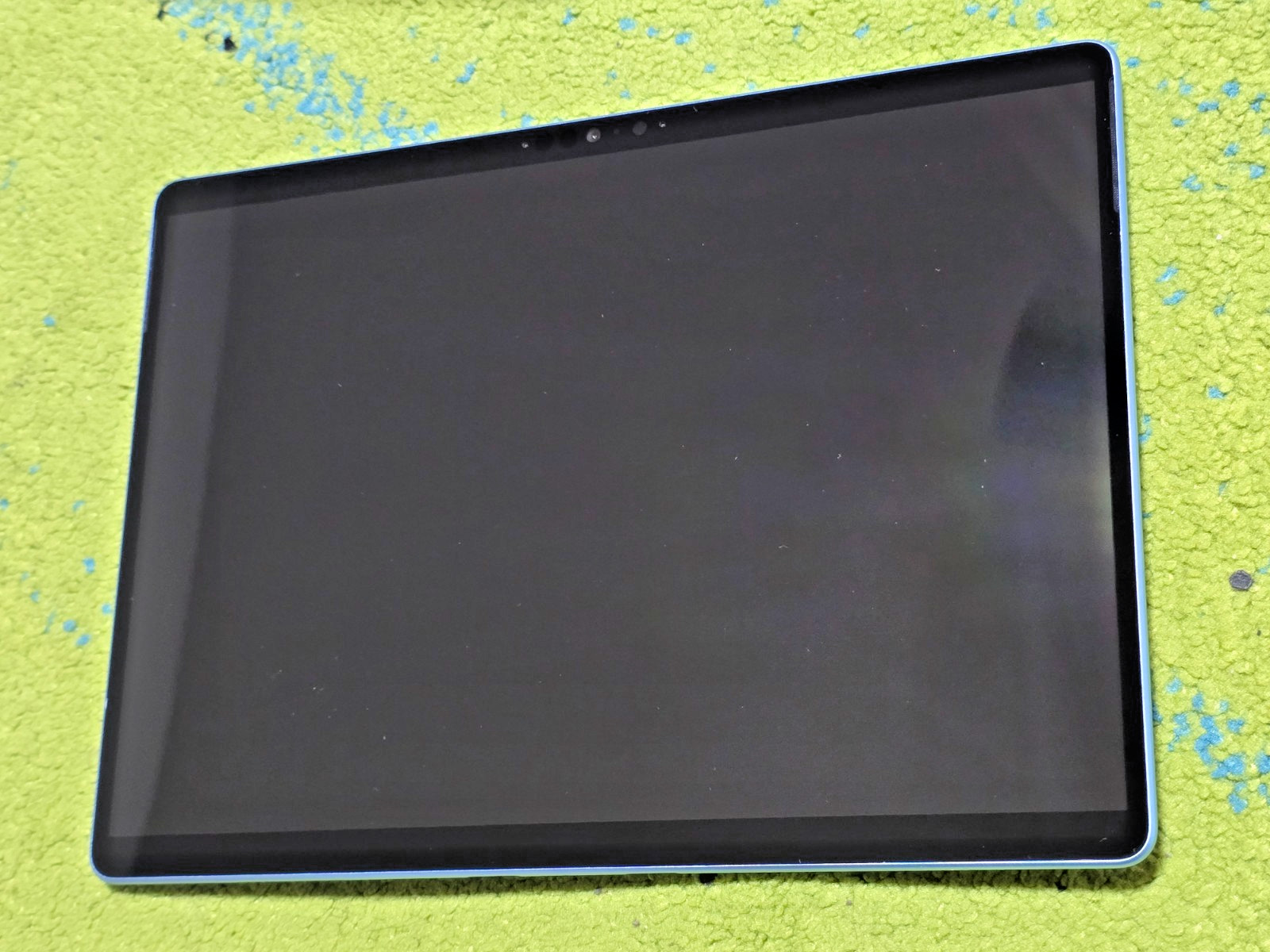 Microsoft Surface Pro 9 13″ (256GB SSD, Intel Core i5 12th Gen., 4.40 GHz, 8GB,