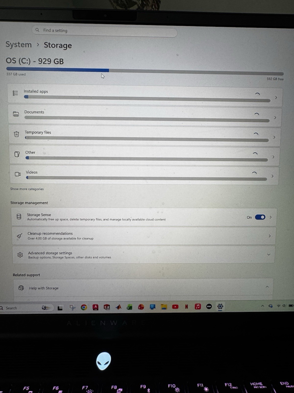 Alienware m16 R2 Gaming Laptop | Intel Core Ultra 9 | RTX 4070 | 32GB RAM | 1TB