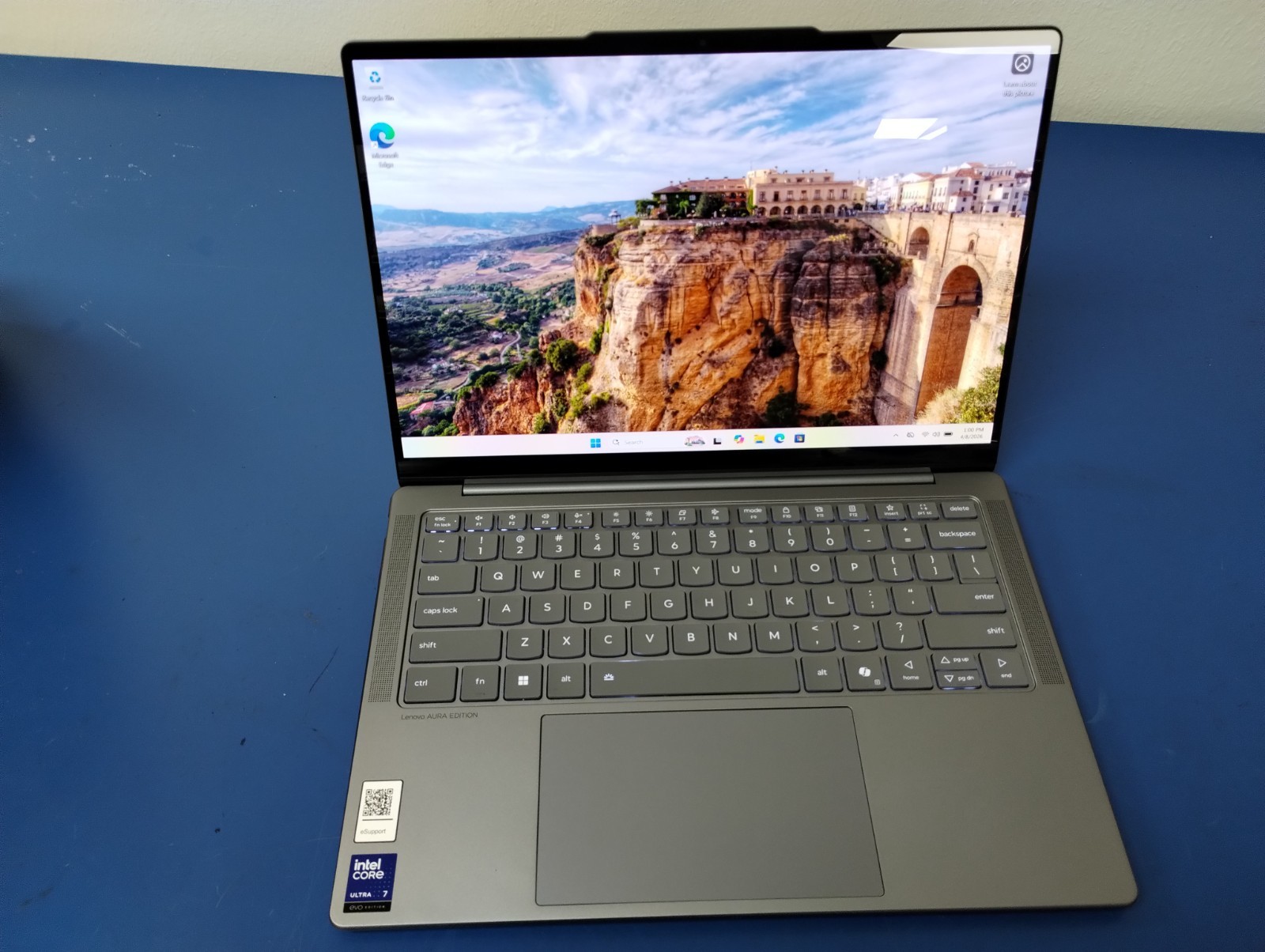 Lenovo Slim 7 14ILL10, Intel Core Ultra 7 258V, 2.20 GHz, 32 GB RAM, 1 TB NVMe