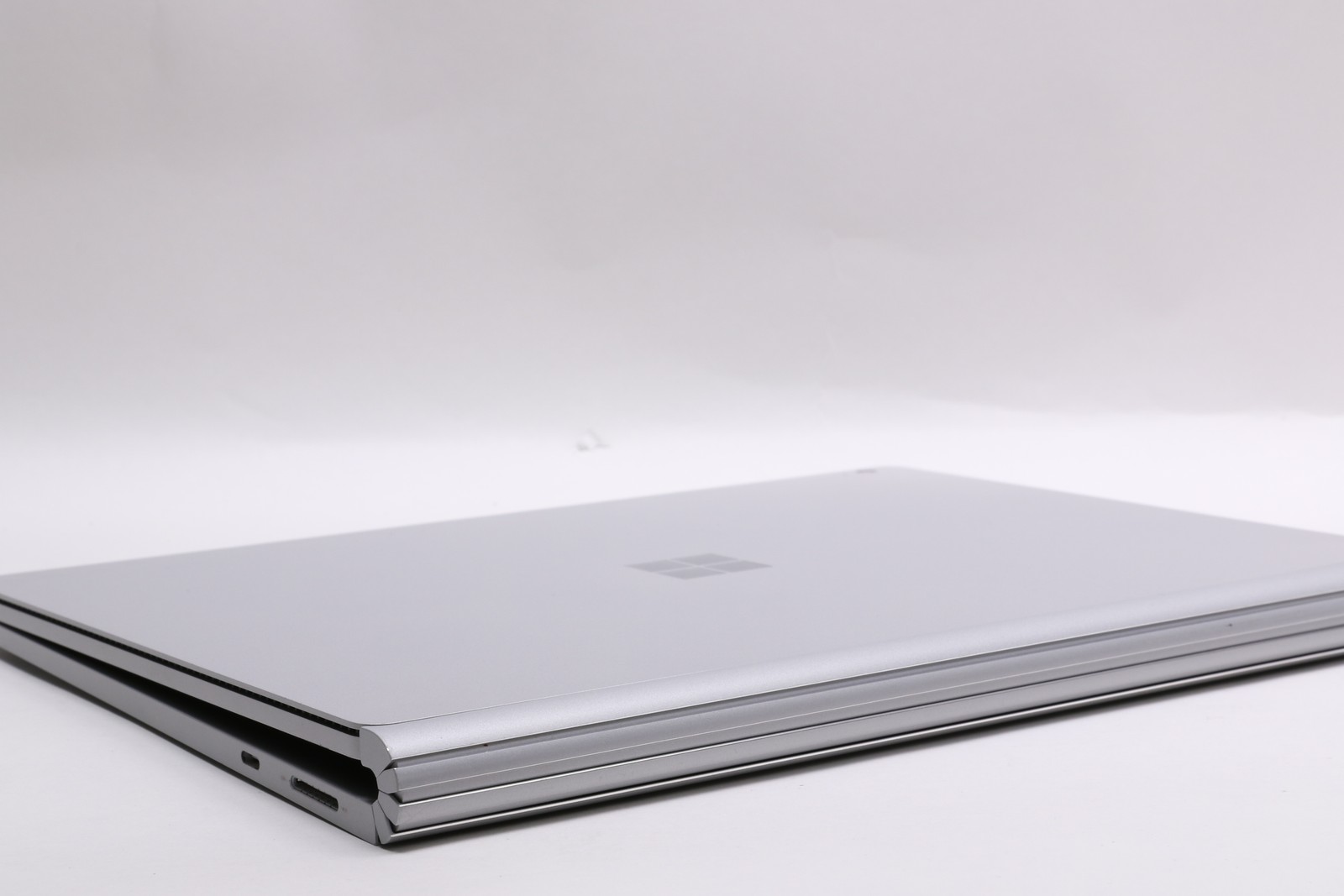 13.5″ Microsoft Surface Book 3, i5-1035G7, 8GB, 256GB SSD, Touchscreen